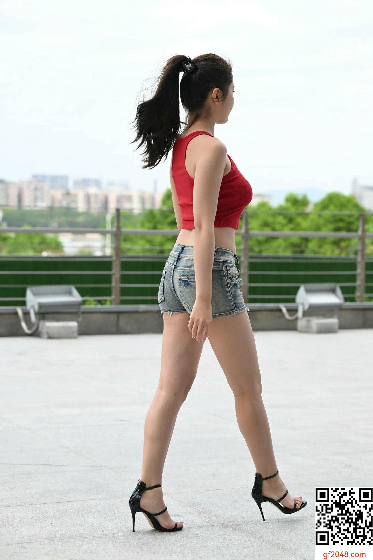 【網路收集系列】熱褲美腿美足美女【60P】