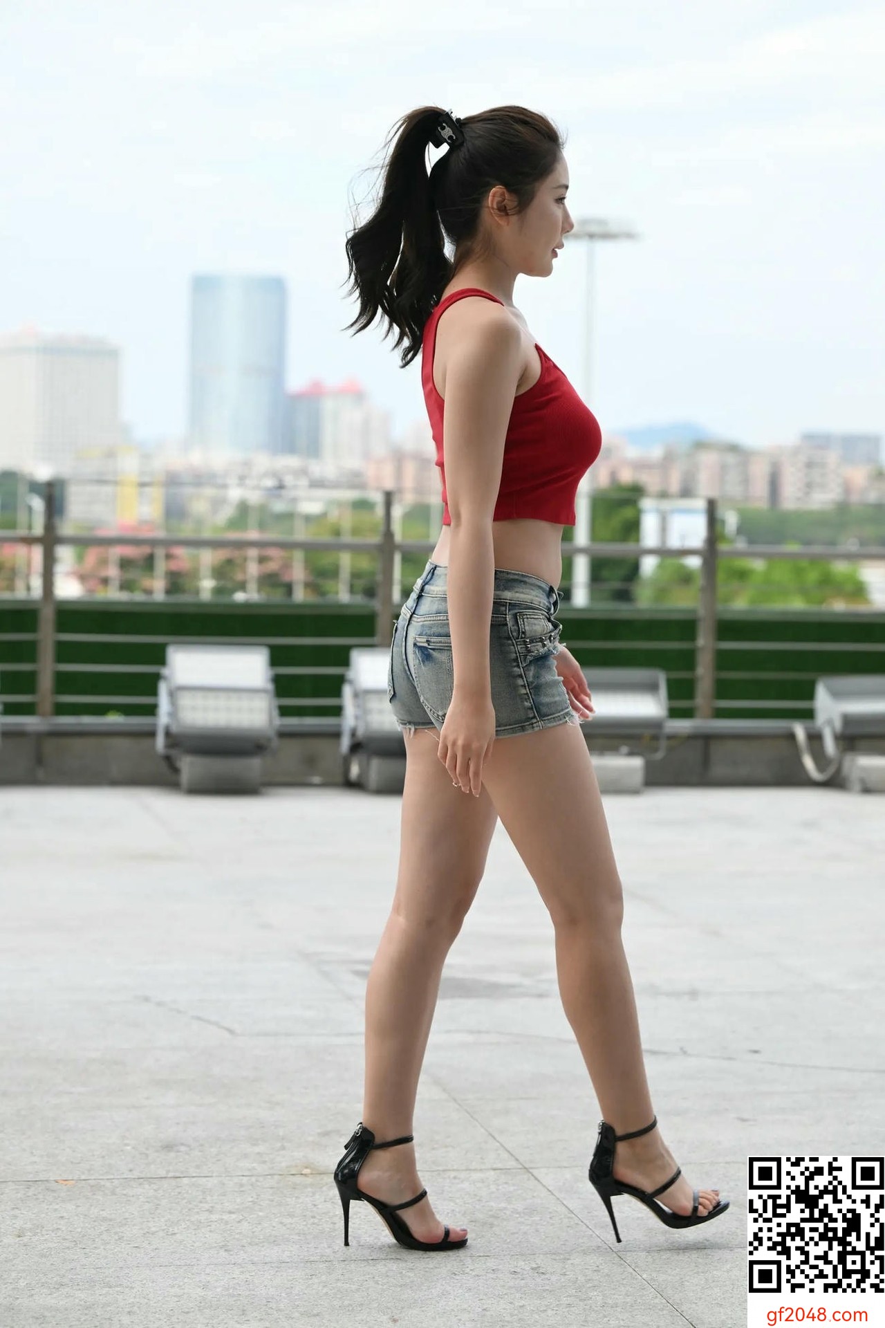 【網路收集系列】熱褲美腿美足美女【60P】