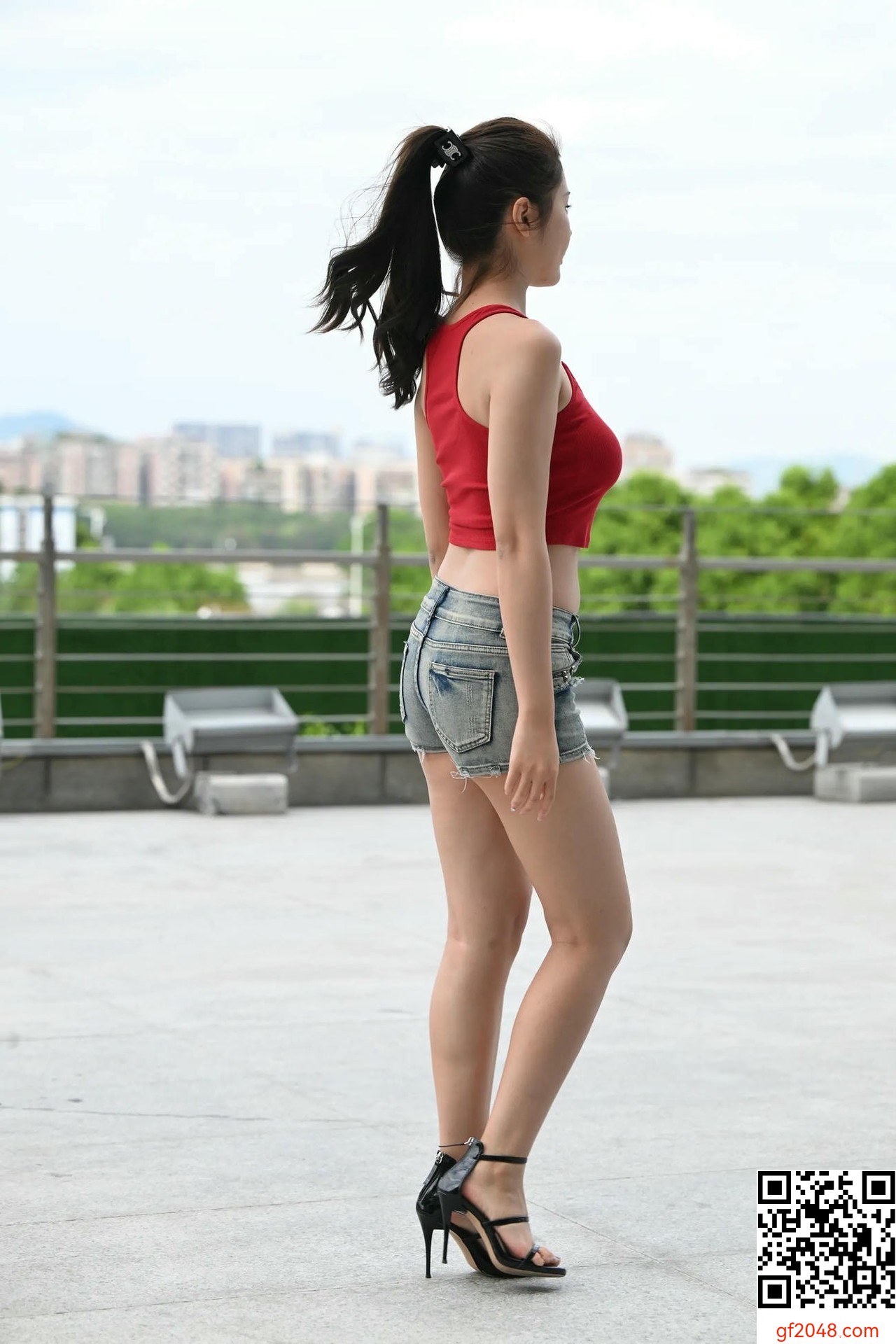 【網路收集系列】熱褲美腿美足美女【60P】
