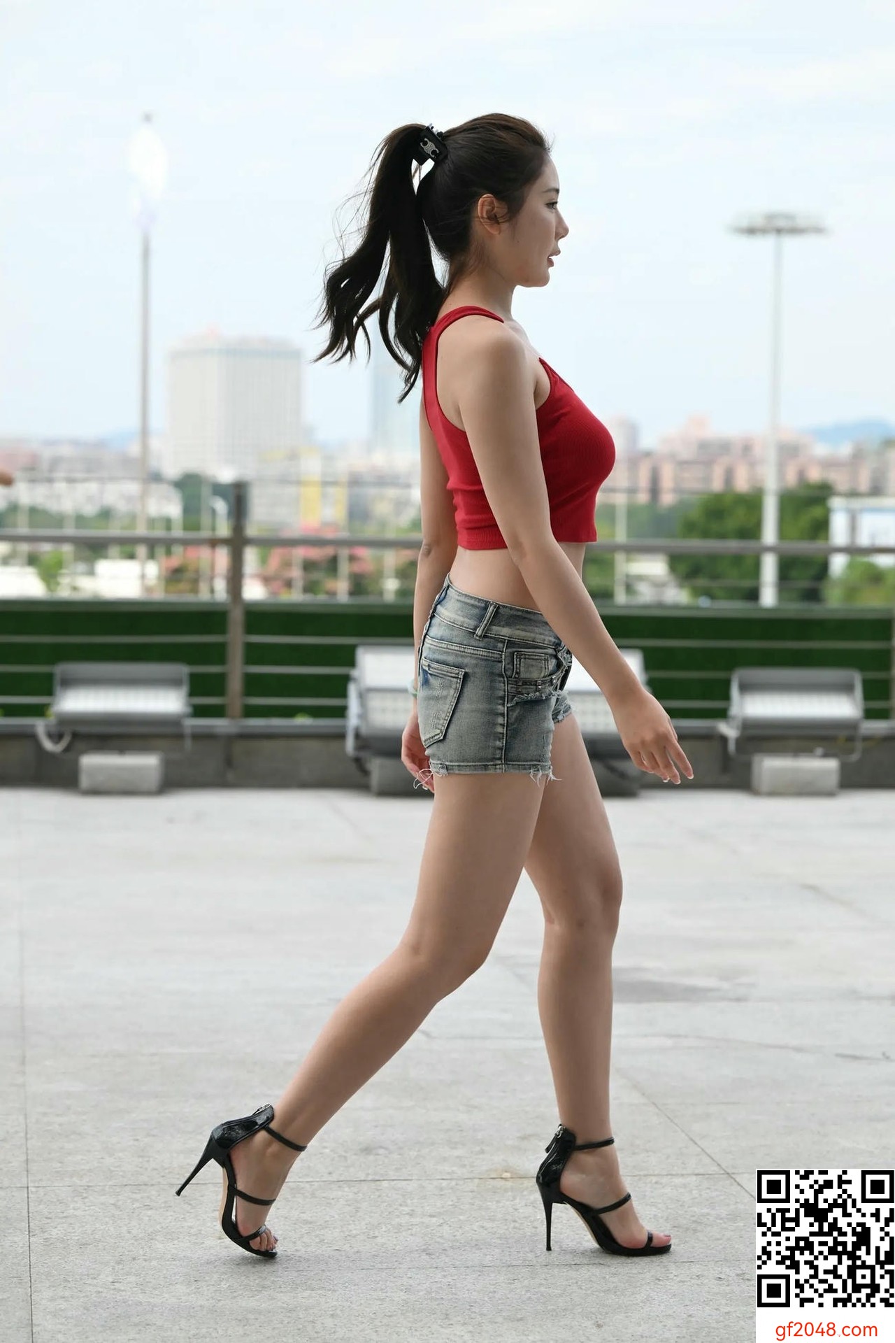 【網路收集系列】熱褲美腿美足美女【60P】