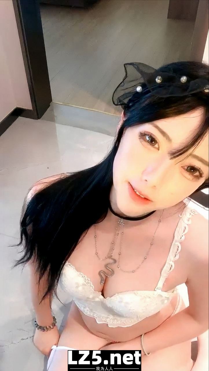 网美大尺度自拍流出～小穴好嫩唷[11P]