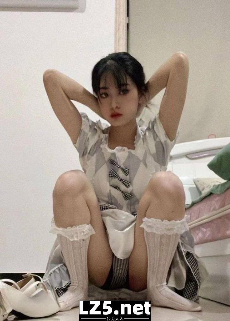 ＃反差  清纯脸蛋下藏着是经历了风雨的逼[48P]