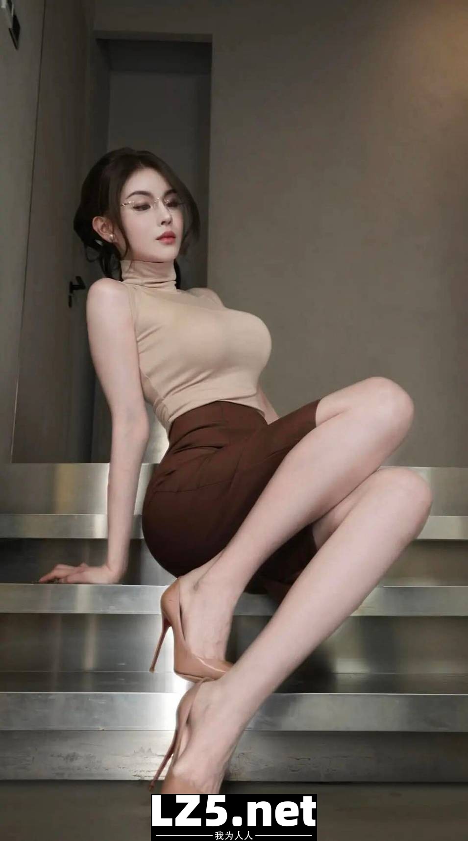 身材有致 膚色絲襪
