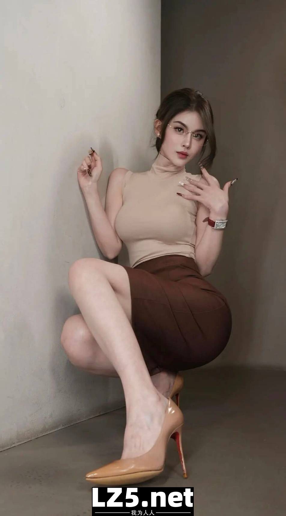 身材有致 膚色絲襪