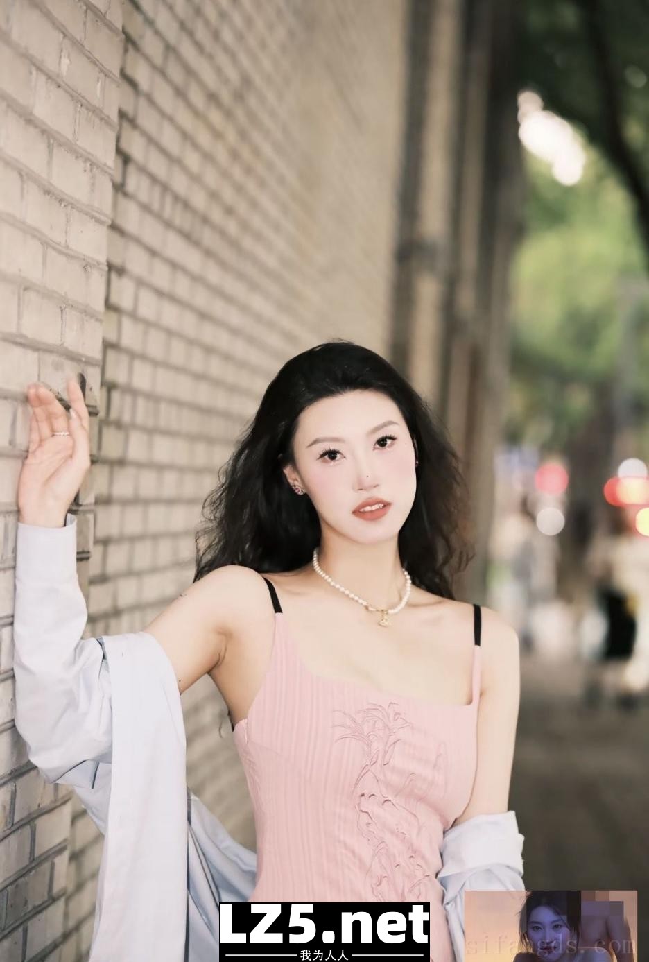 东方演艺集团演员【王姝蒙】，中央民族大学研究生三年母狗经历，内射、毒龙、舔脚颜射[178P]