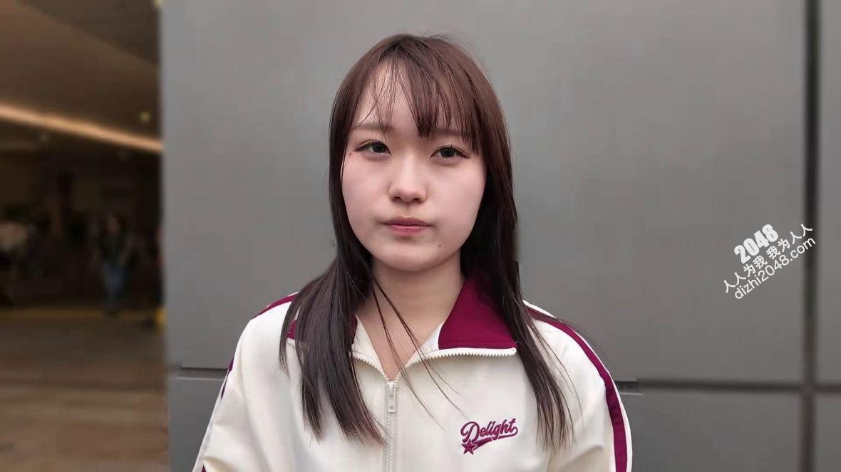 黑发白皮嫩妹【24P】