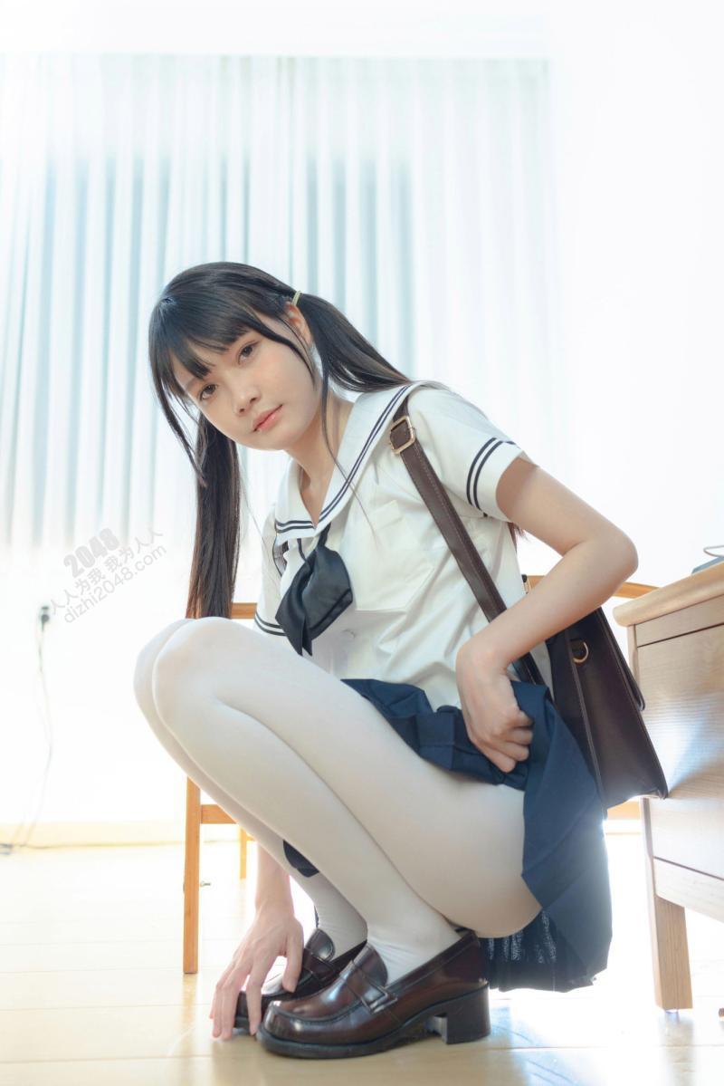 清纯嫩妹白丝jk天台露出【27P】