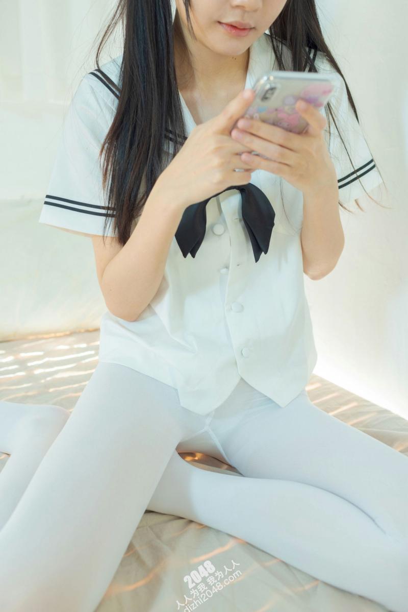 清纯嫩妹白丝jk天台露出【27P】