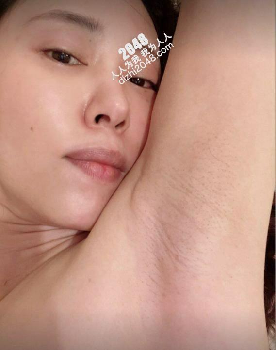 美女OL私拍照流出～好欠幹唷！[23P]