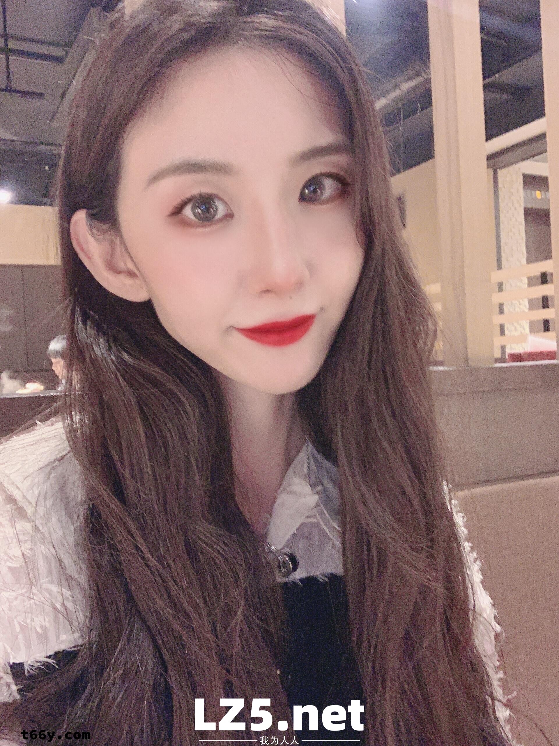 露脸骚逼[26P]