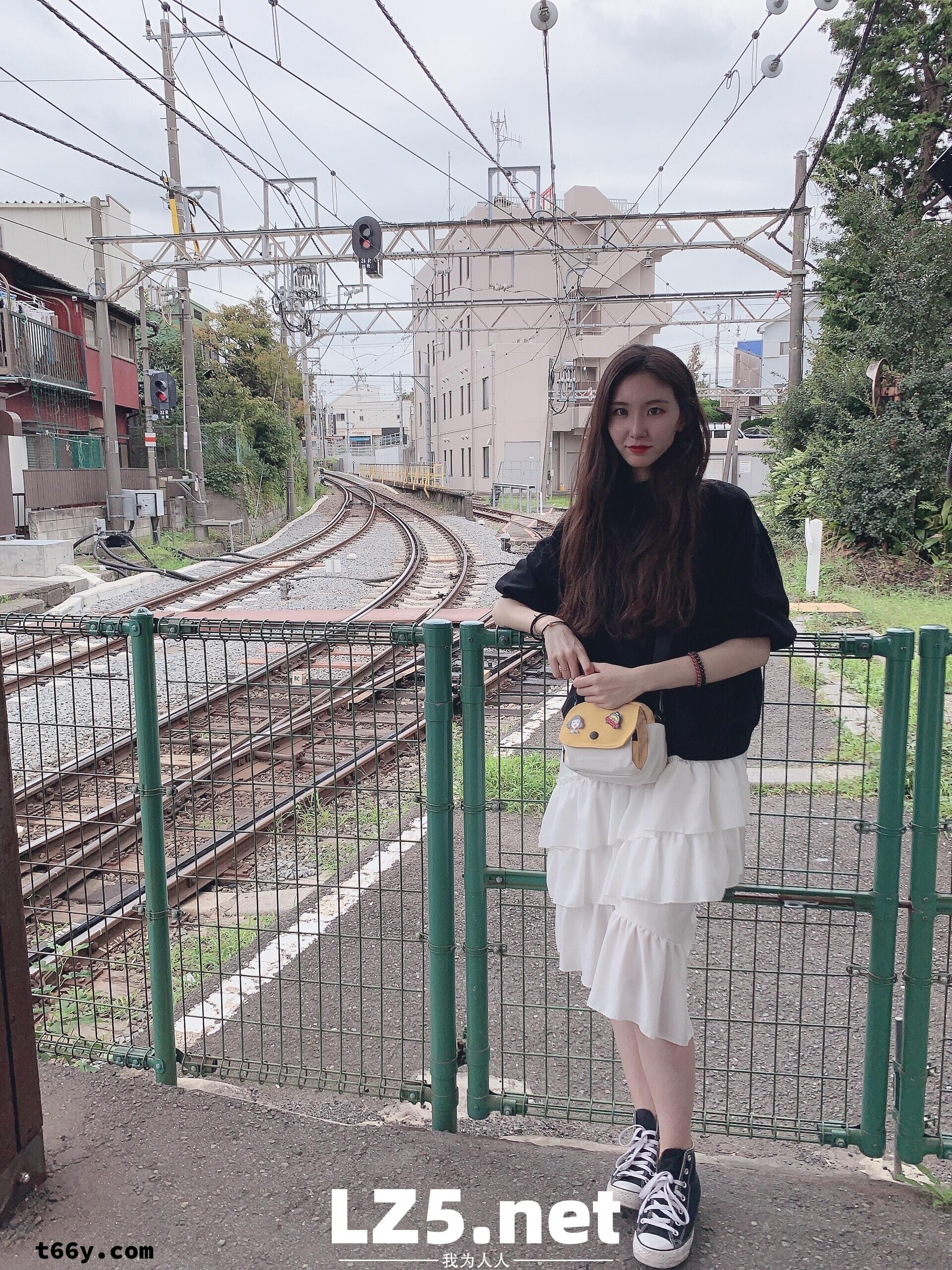 露脸骚逼[26P]