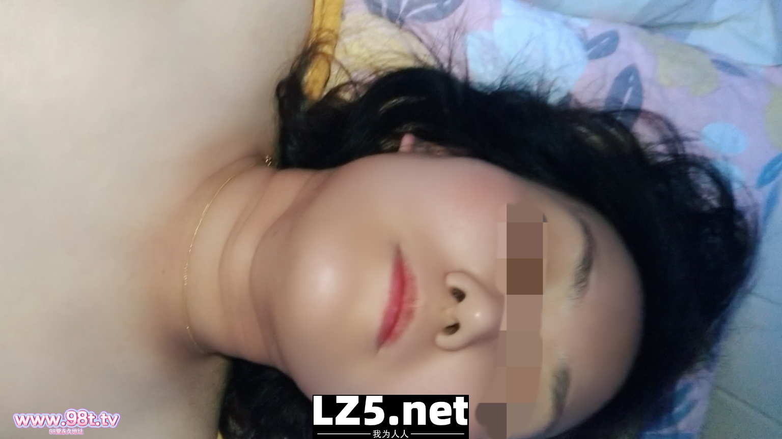 我的骚妻老婆(一):先用自慰器插逼,再用鸡巴使劲操，看表情就知道她有多么的骚，操的她乱喊乱叫，眼睛都直了【39P+7GIF】