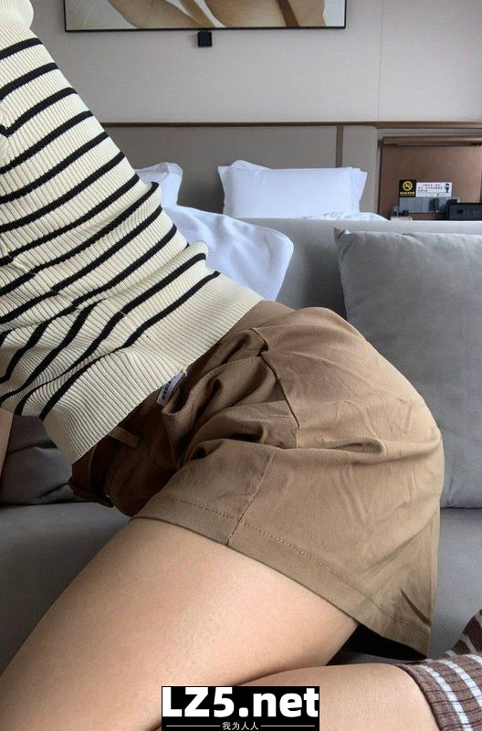 身材不錯的極品短髮妹  (21P)