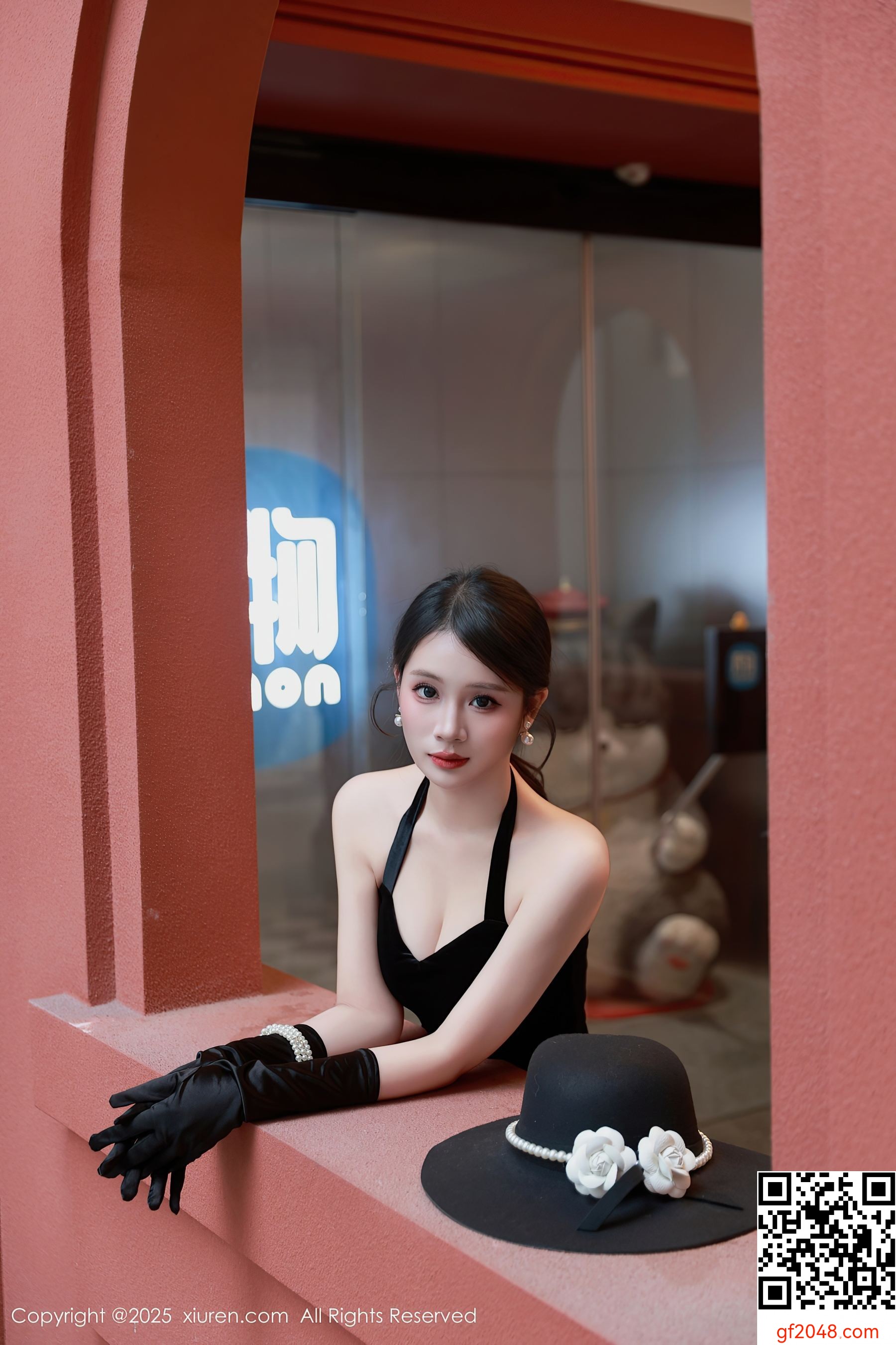 [XiuRen秀人网] No.10509 南乔 黑色连衣裙