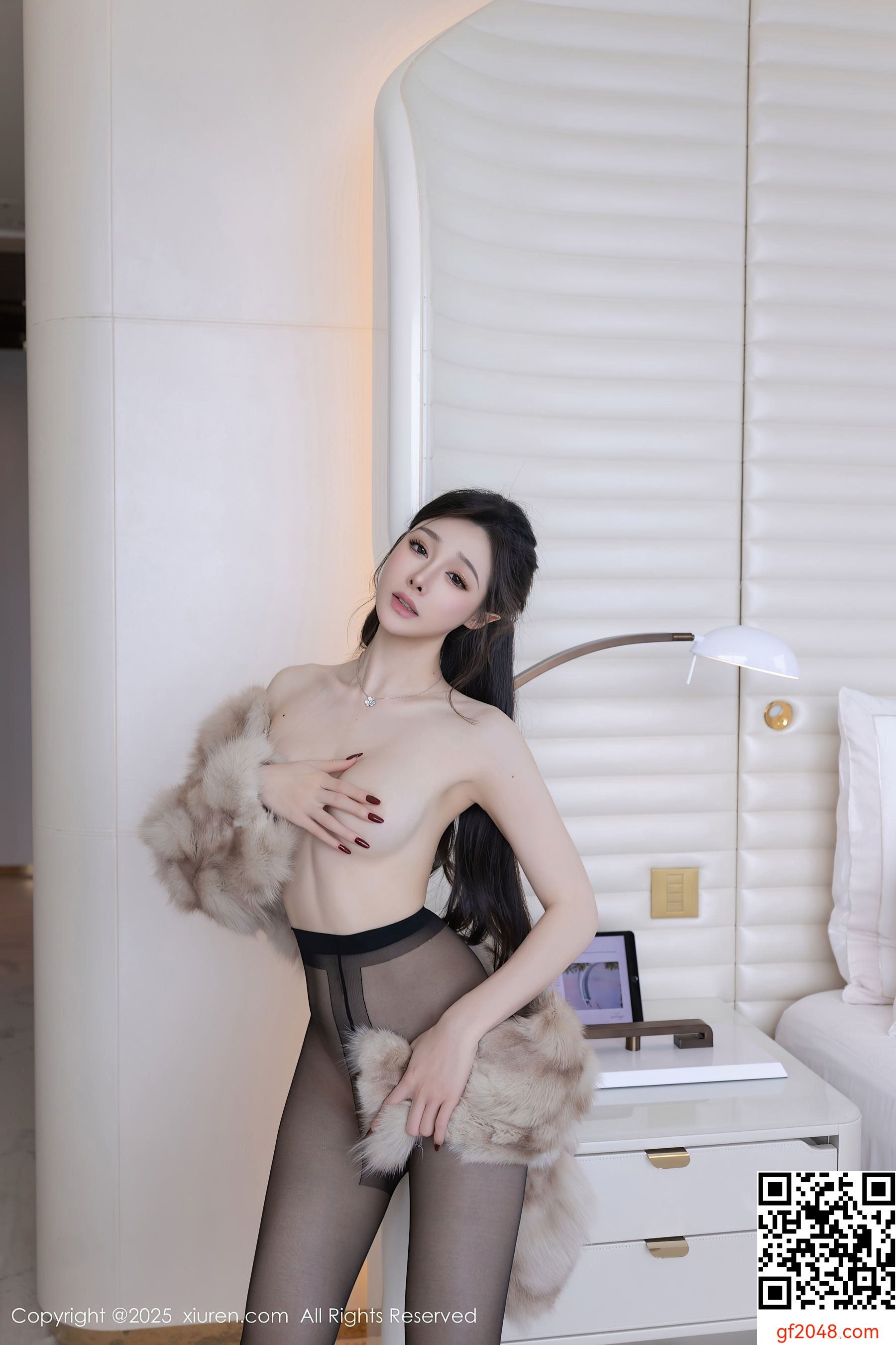 [XiuRen秀人网] No.10259 小逗逗 魅惑黑丝