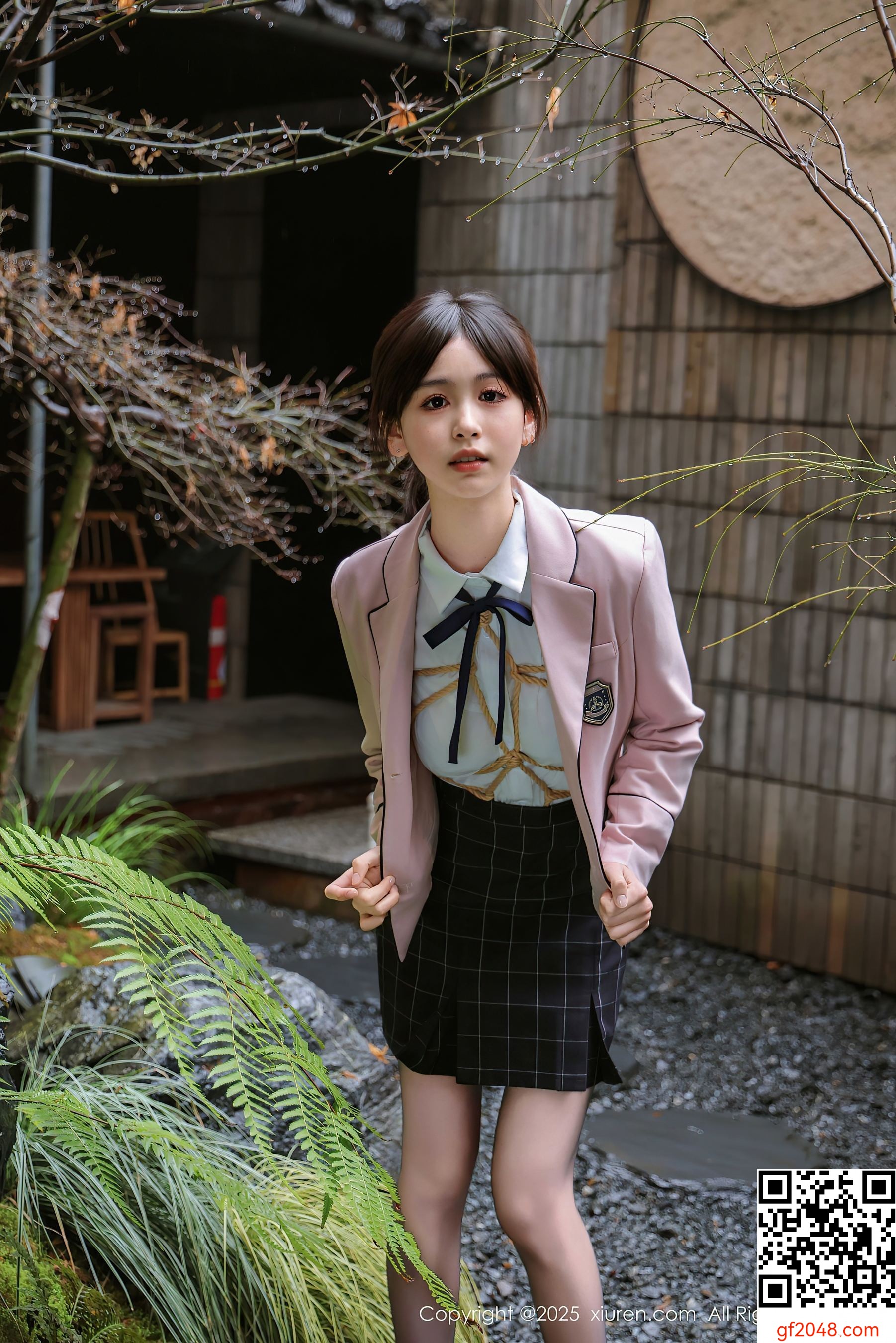 [XiuRen秀人网] No.9949 奶芙乔乔 美腿黑丝