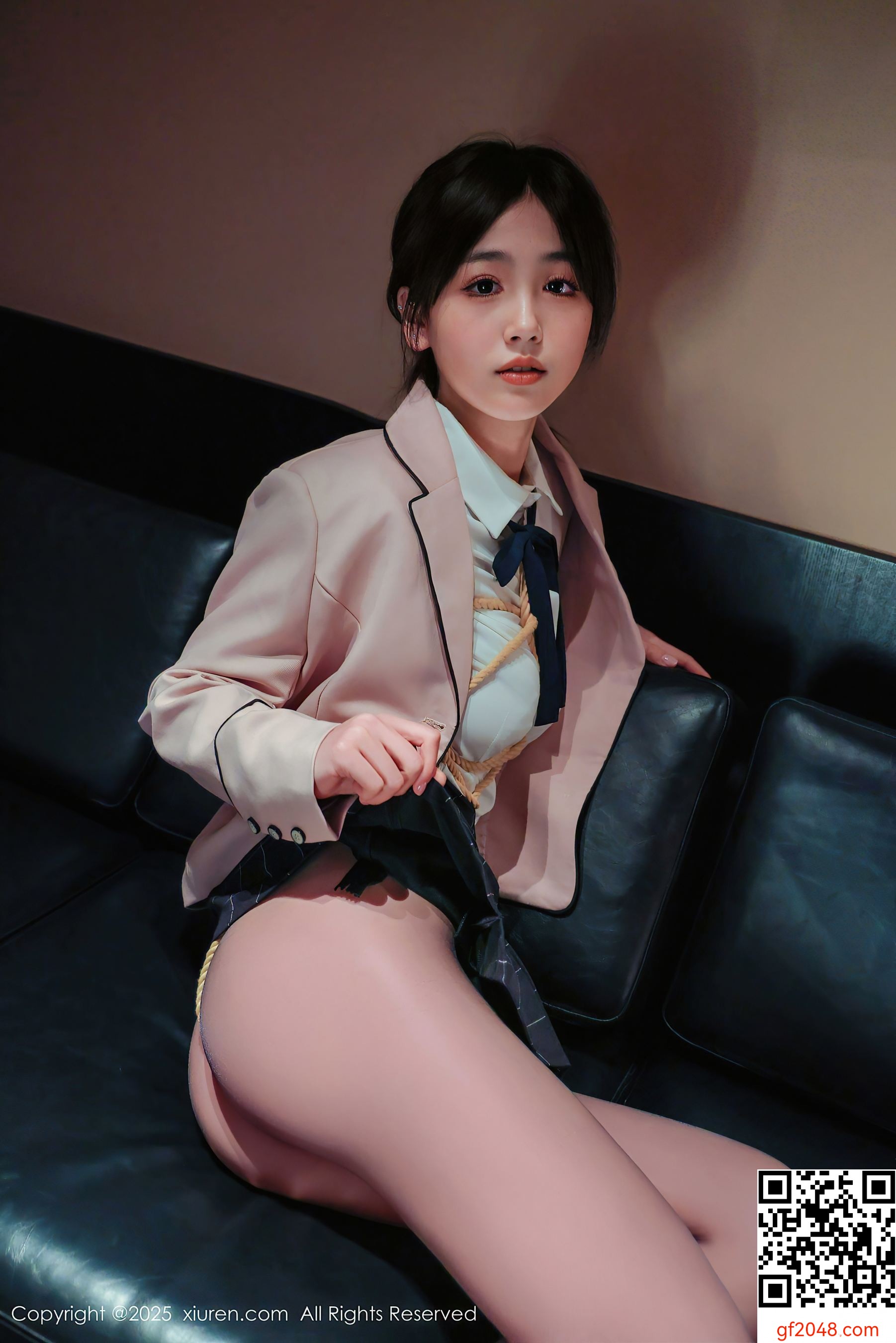 [XiuRen秀人网] No.9949 奶芙乔乔 美腿黑丝