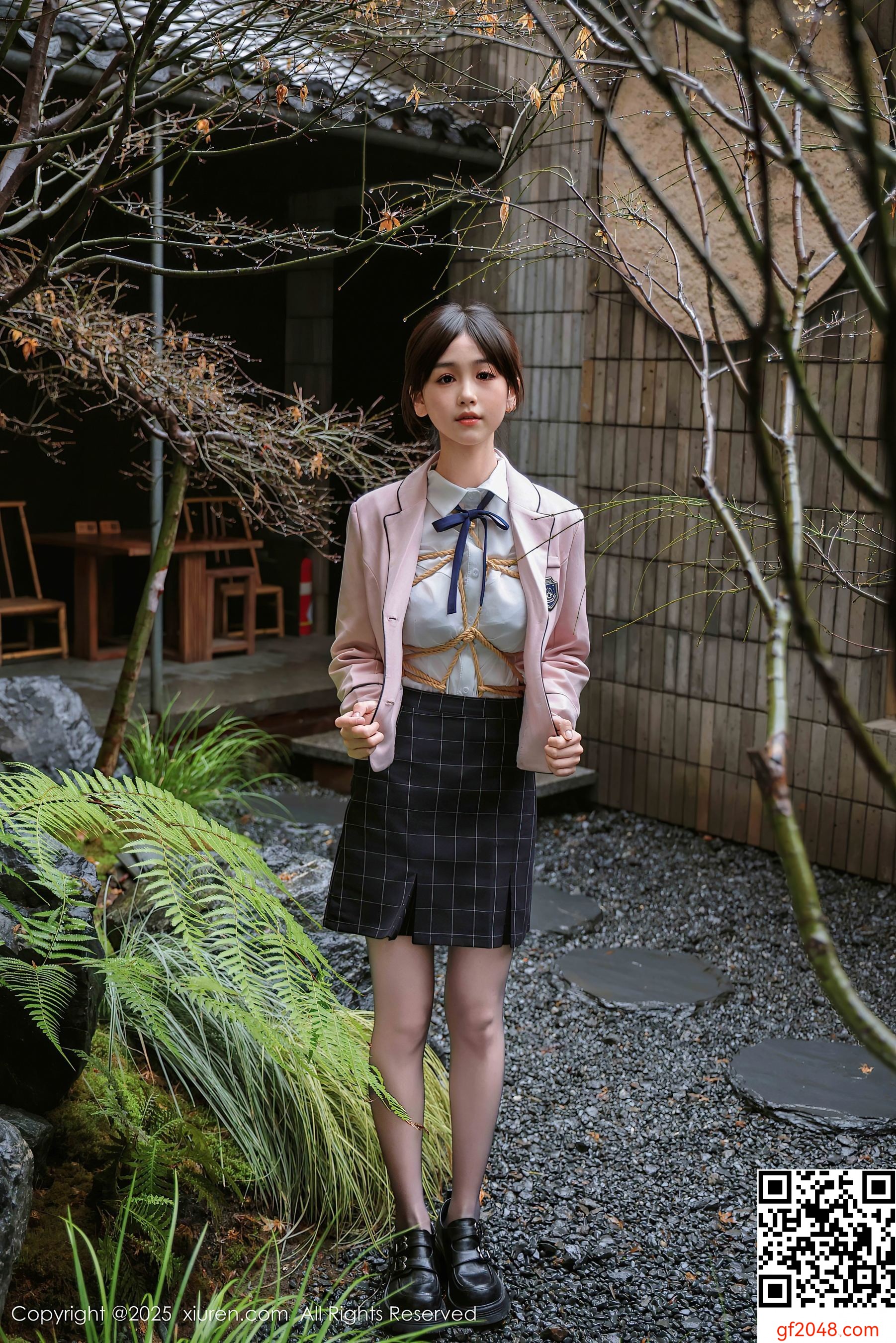 [XiuRen秀人网] No.9949 奶芙乔乔 美腿黑丝