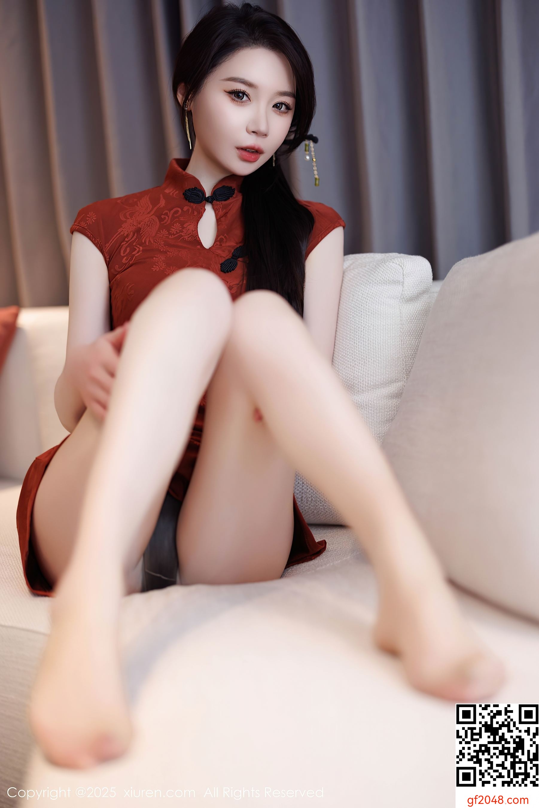 [XiuRen秀人网] No.9812 梦心玥 旗袍美腿