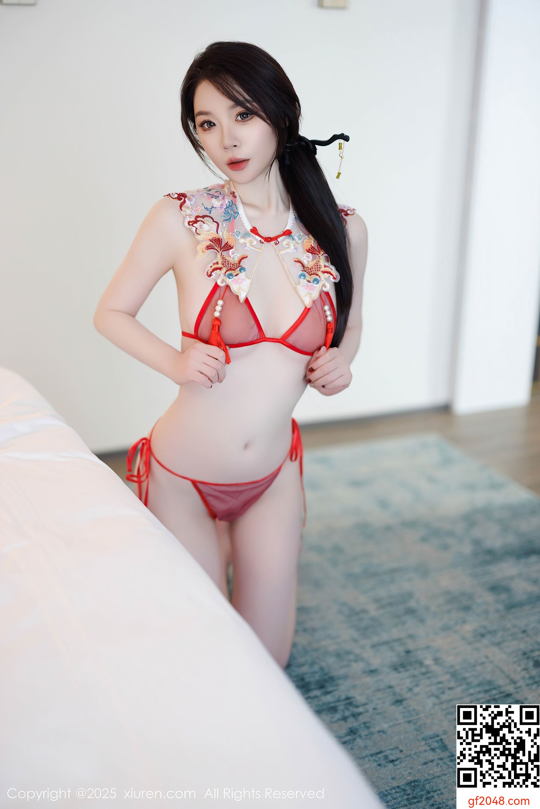 [XiuRen秀人网] No.9812 梦心玥 旗袍美腿