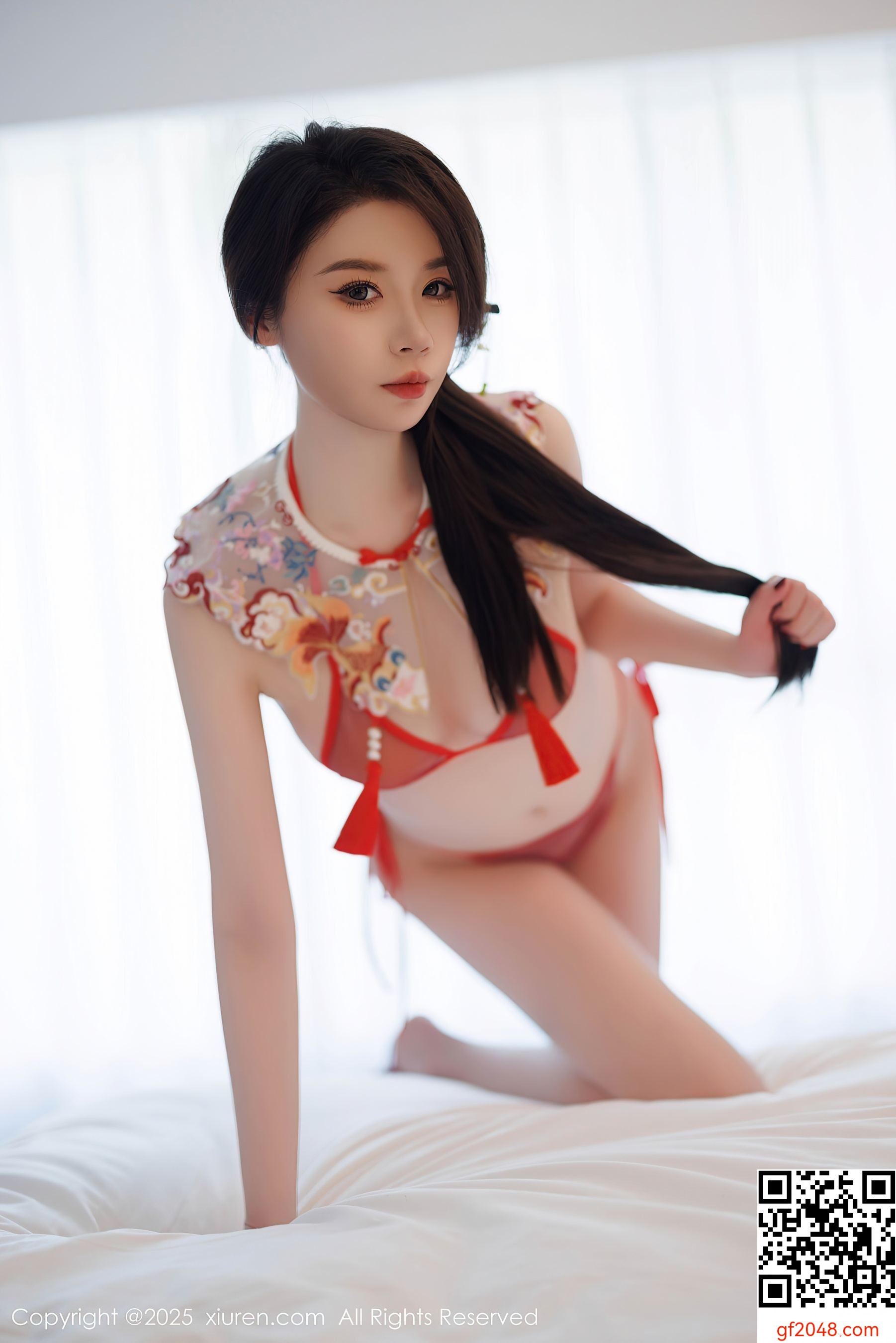 [XiuRen秀人网] No.9812 梦心玥 旗袍美腿