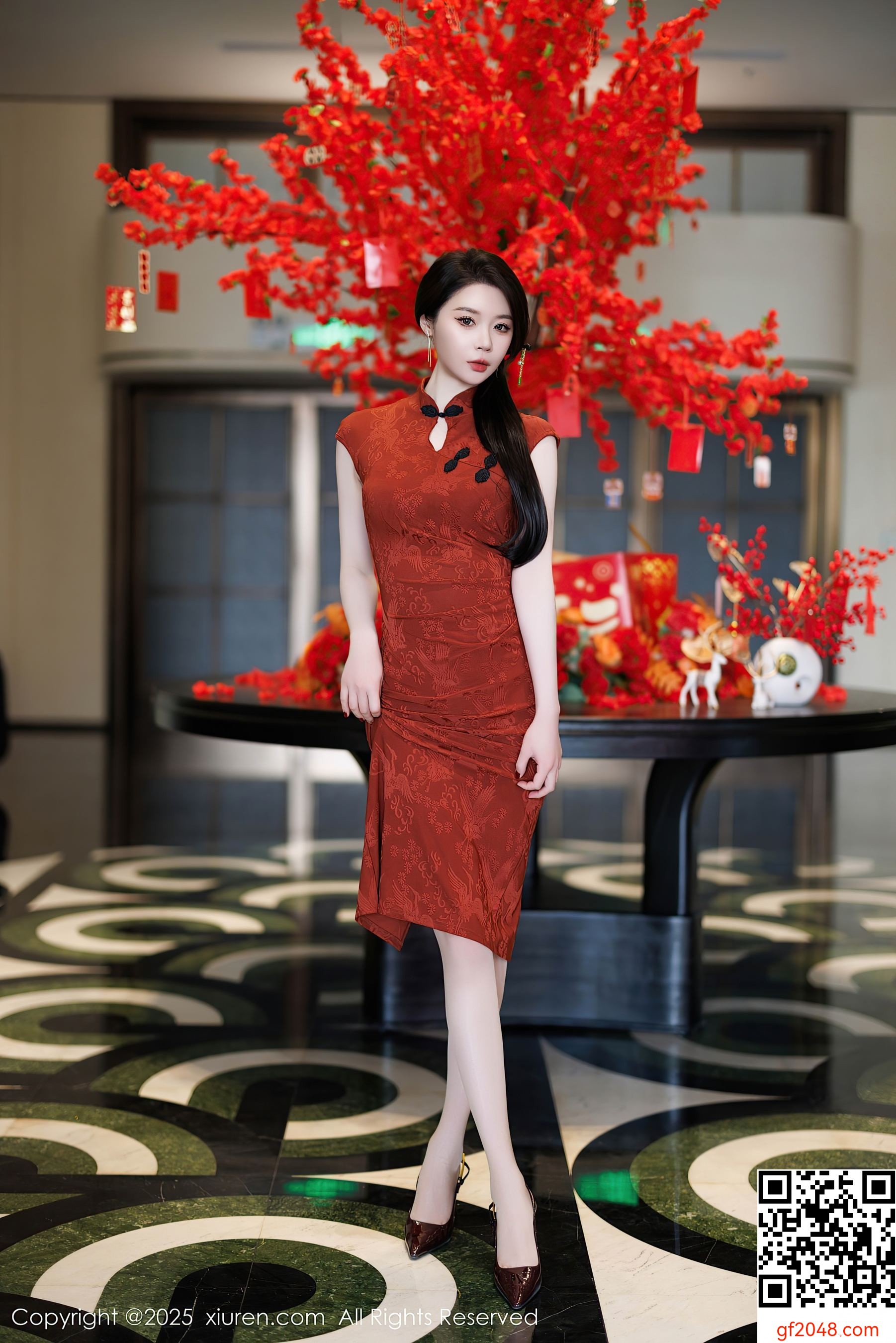 [XiuRen秀人网] No.9812 梦心玥 旗袍美腿