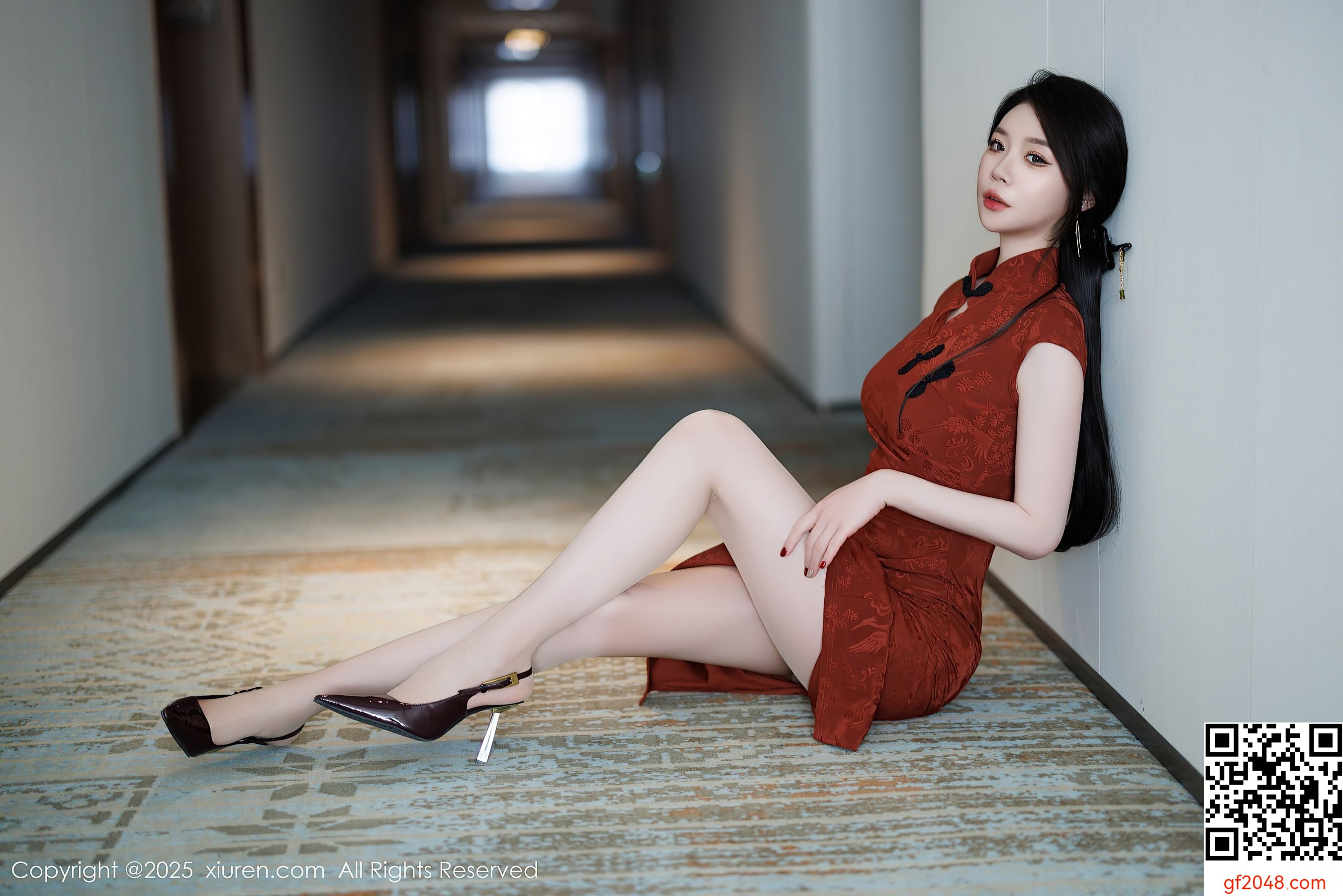 [XiuRen秀人网] No.9812 梦心玥 旗袍美腿