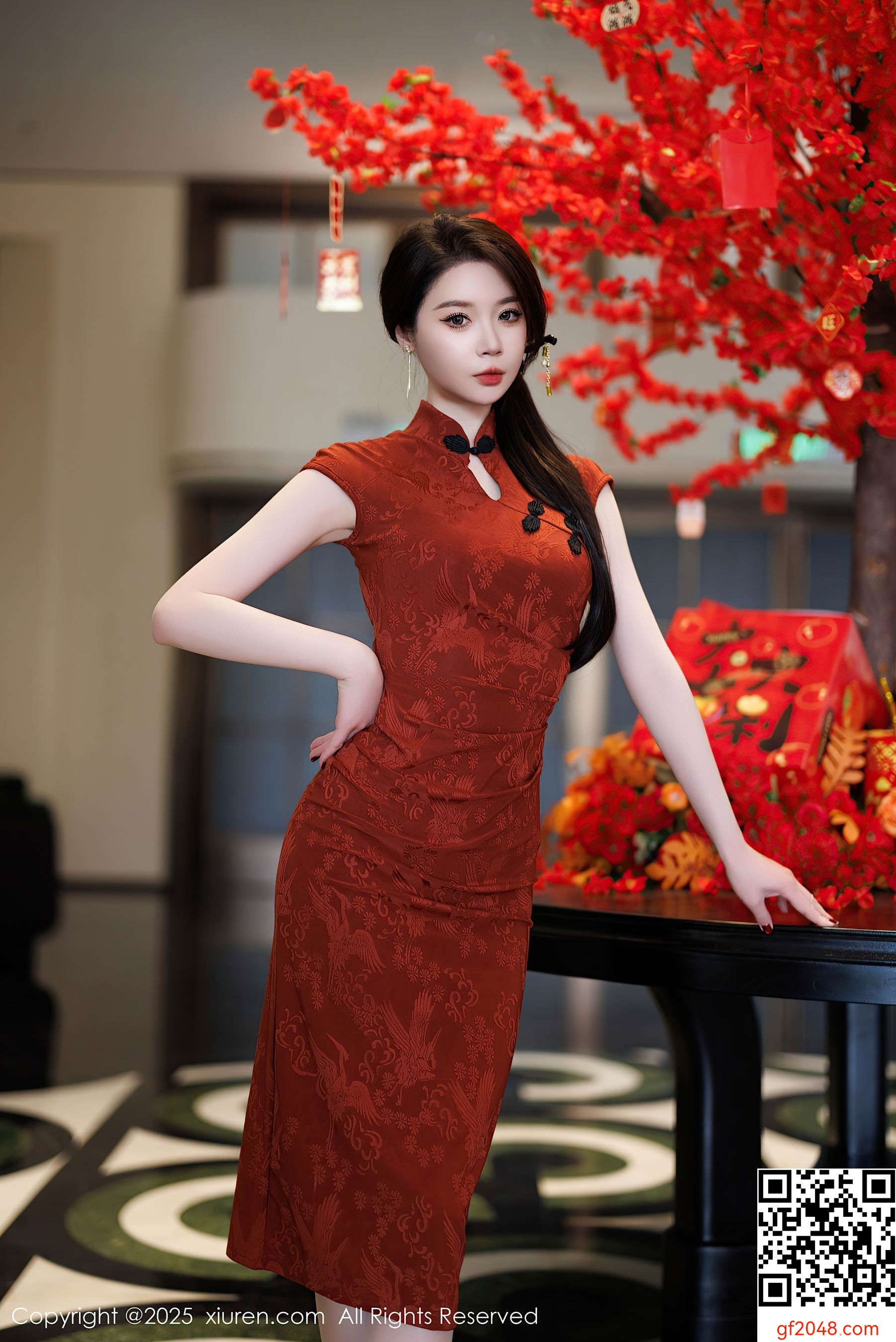 [XiuRen秀人网] No.9812 梦心玥 旗袍美腿