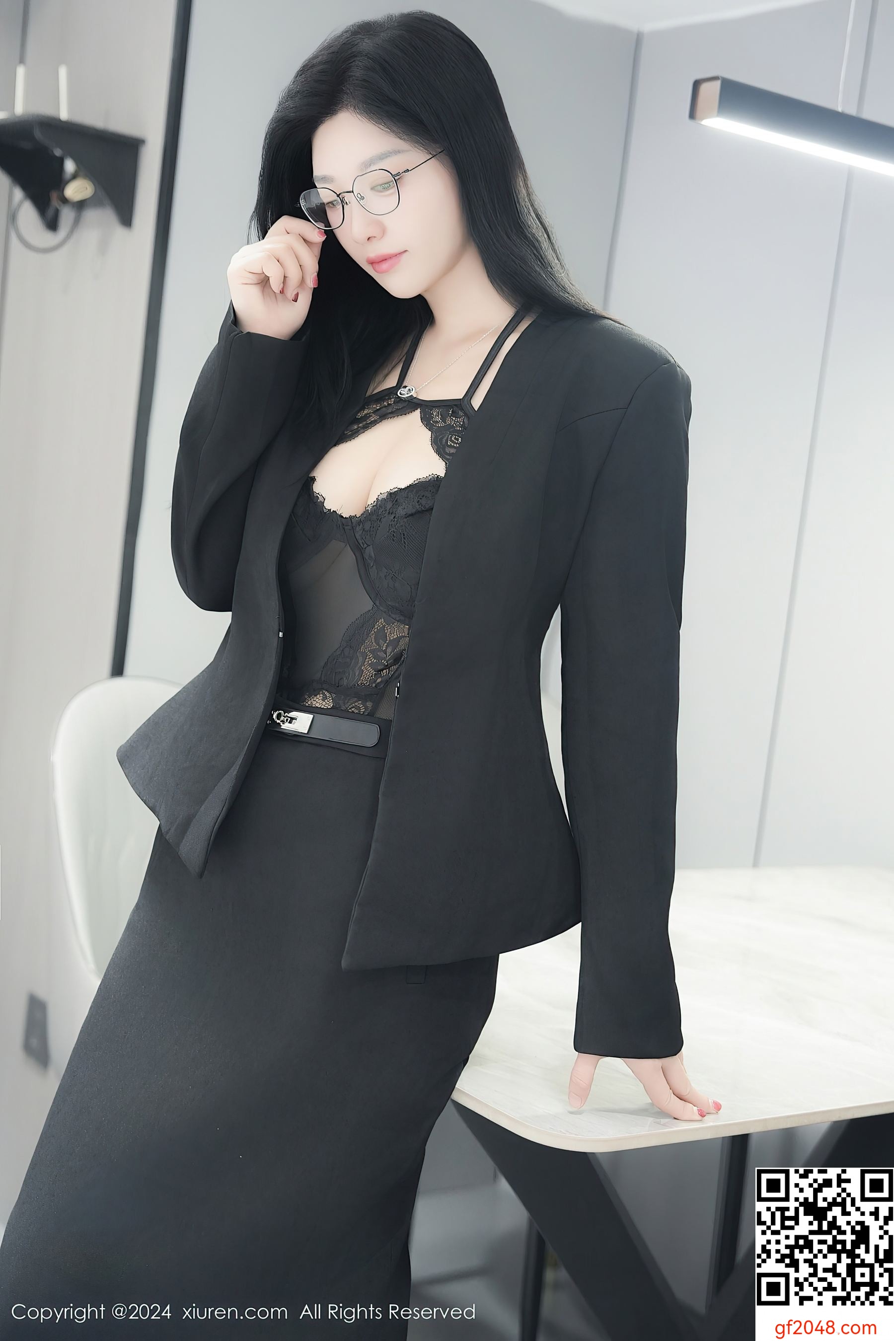 [XiuRen秀人网] No.9639 雅茹老师 黑丝美臀