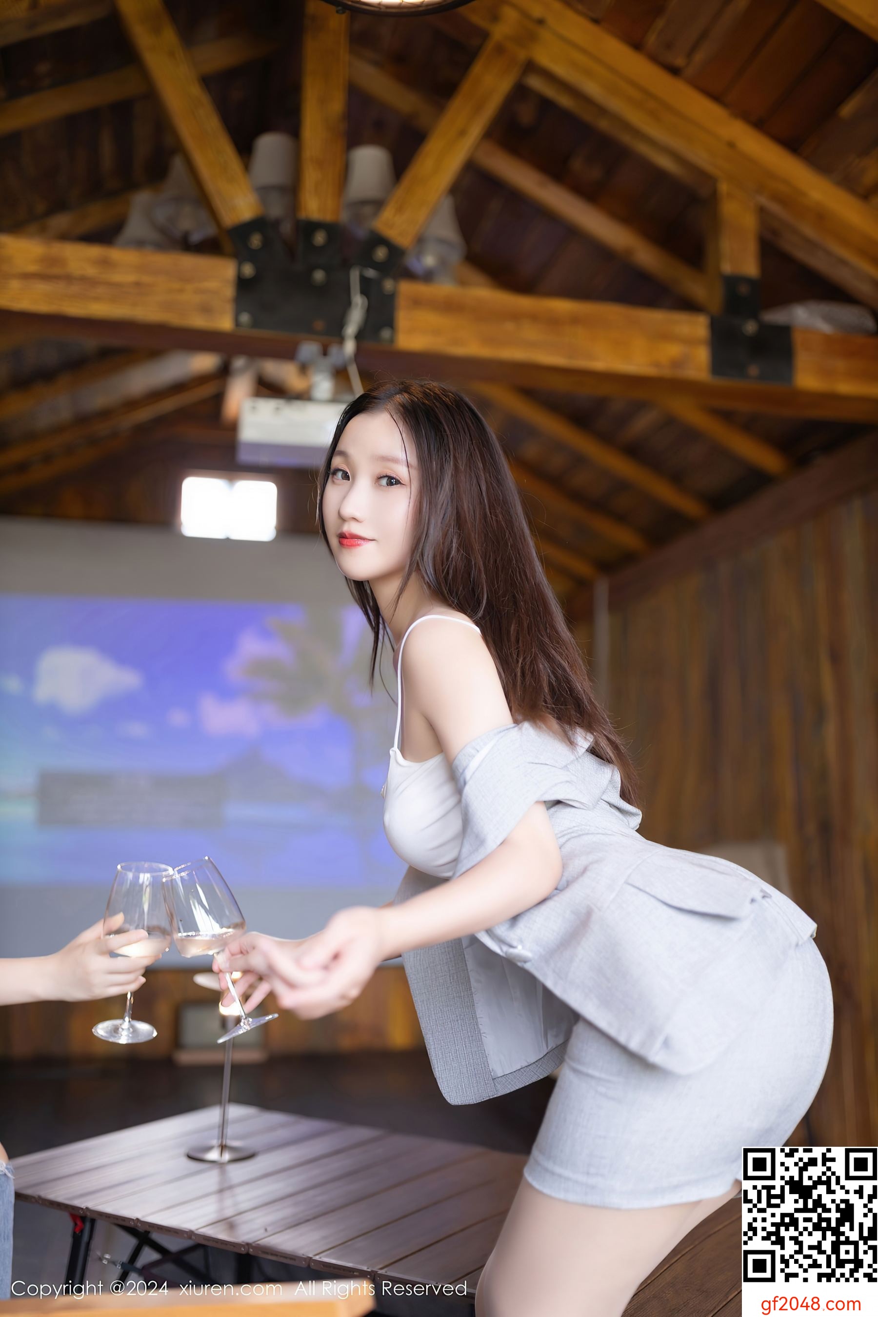 [XiuRen秀人网] No.9474 杏子Yada 丝袜美腿