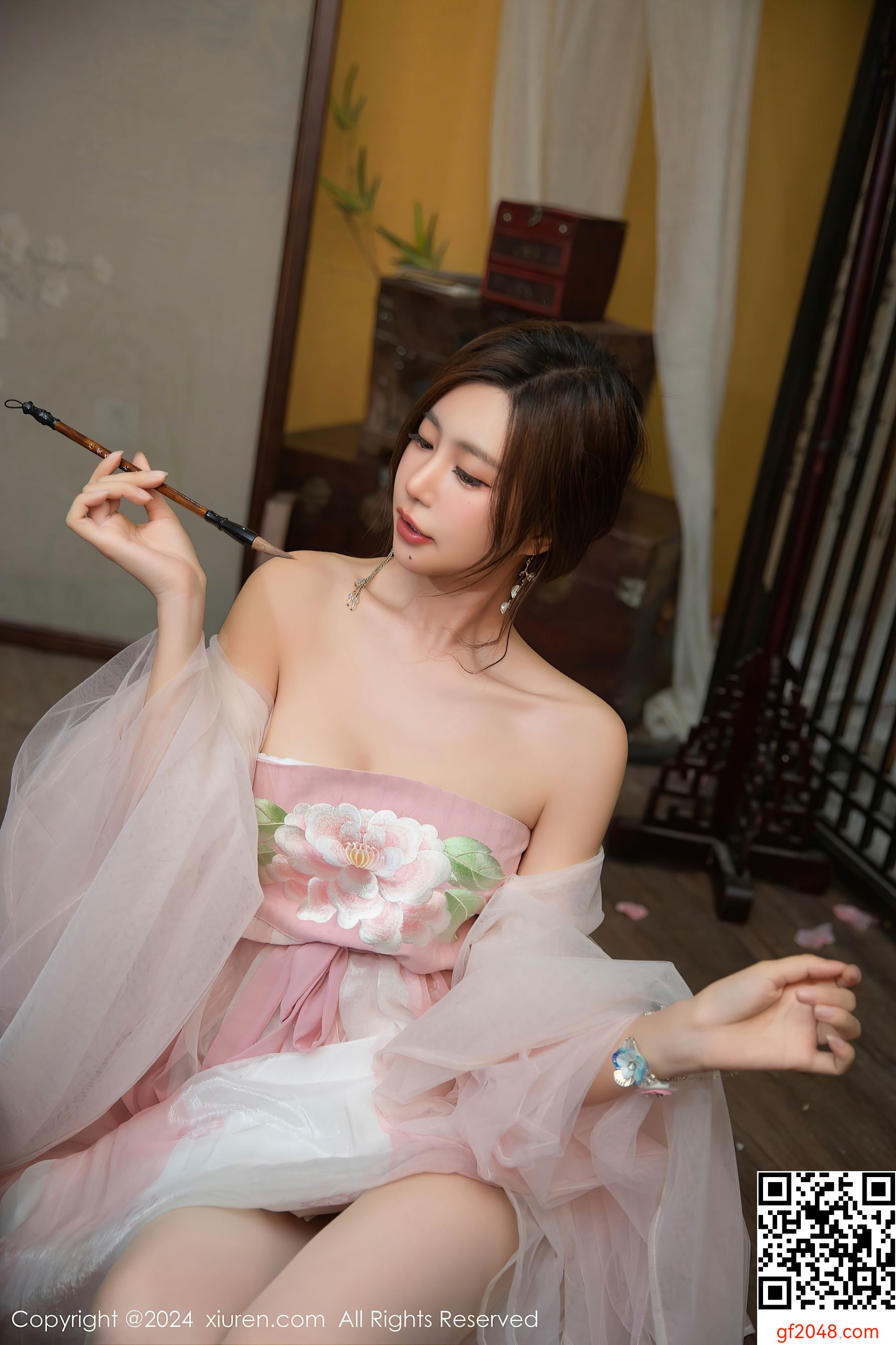 [XiuRen秀人网] No.9475 绮里嘉ula 古风美腿