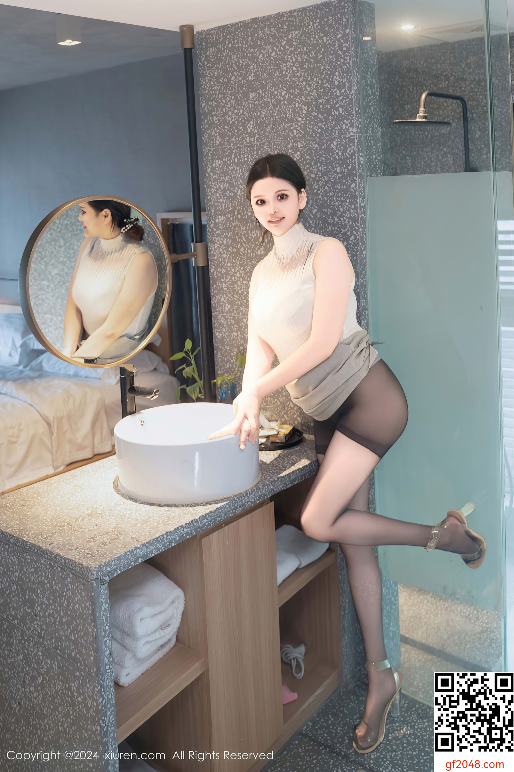 [XiuRen秀人网] No.9394 陈三穗 黑丝美腿