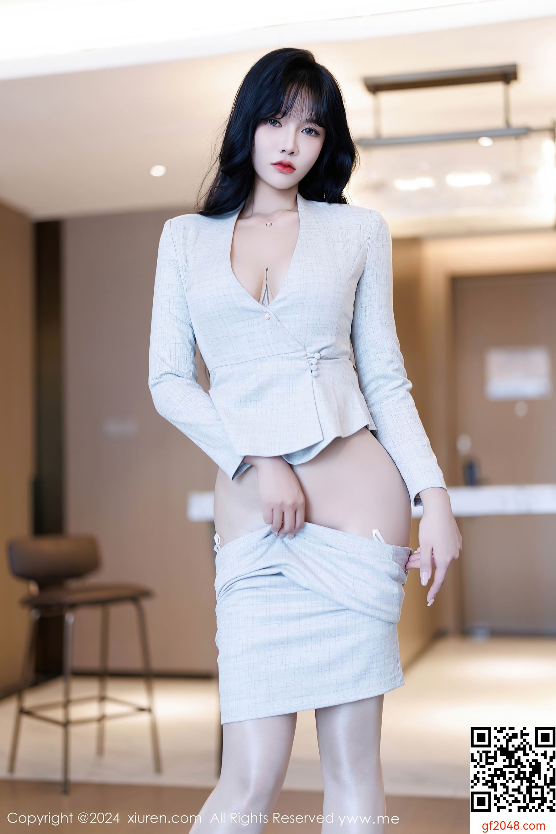 [XiuRen秀人网] No.9398 娜比 丝袜短裙