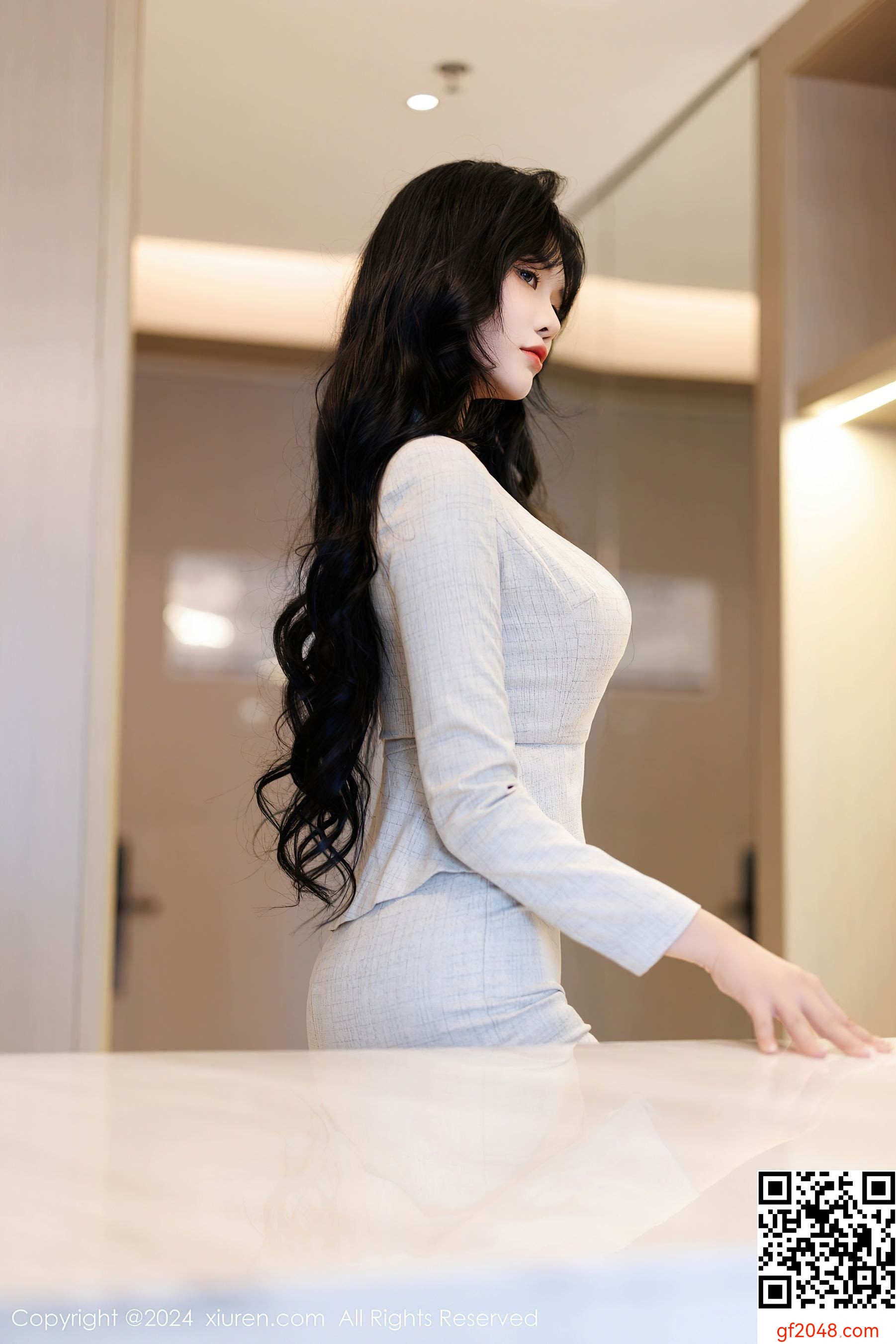 [XiuRen秀人网] No.9398 娜比 丝袜短裙