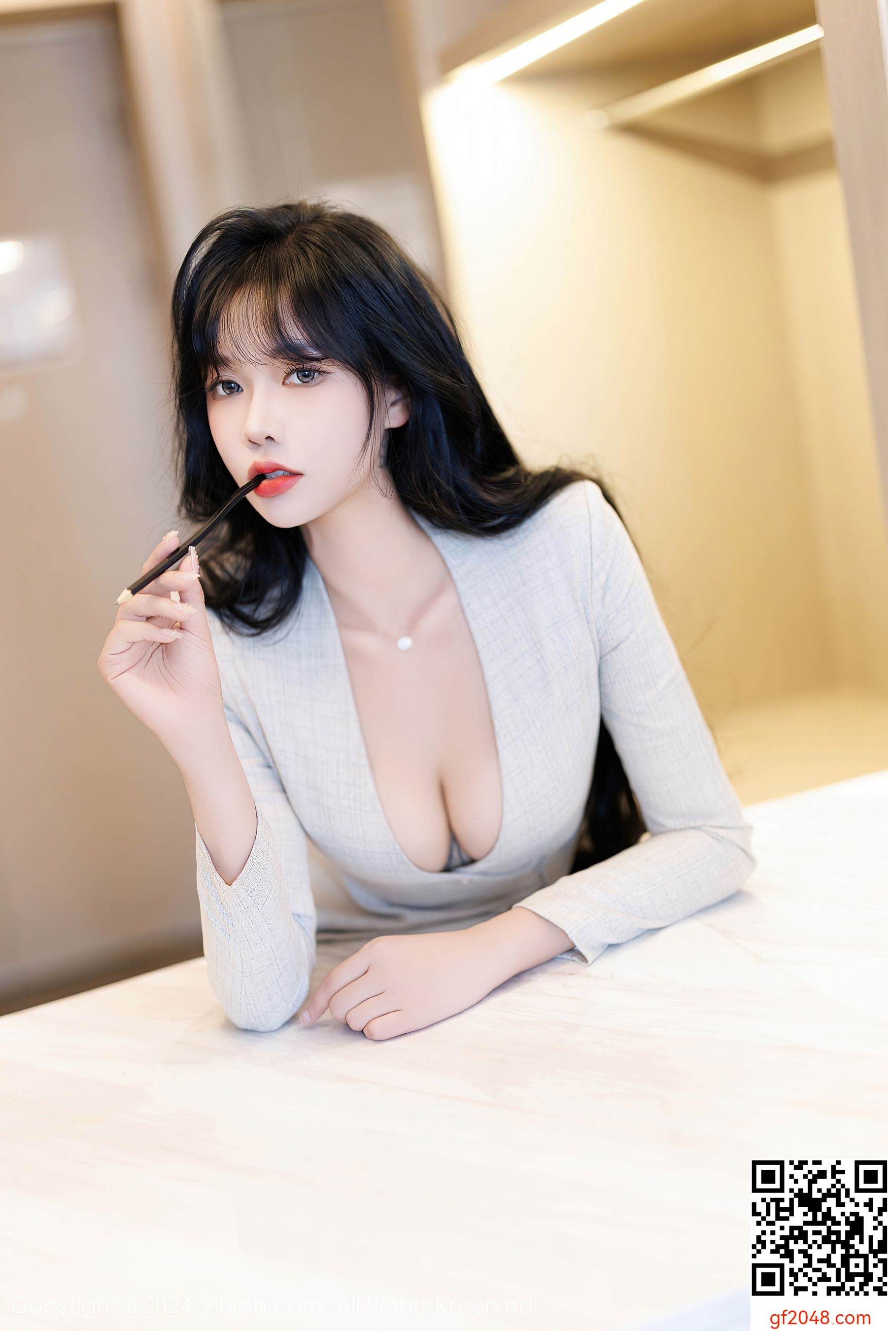 [XiuRen秀人网] No.9398 娜比 丝袜短裙