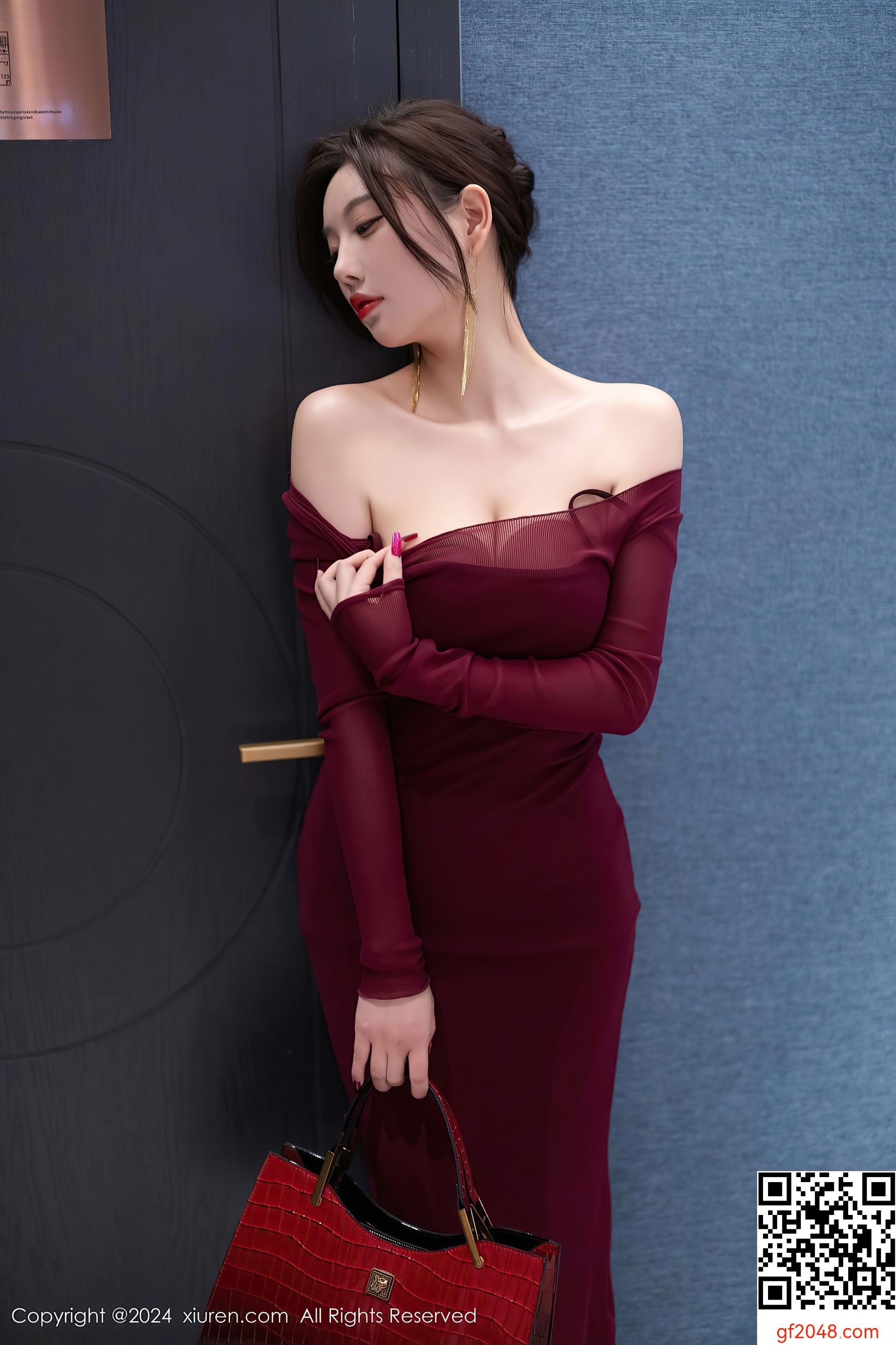 [XiuRen秀人网] No.9348 杨晨晨Yome 丝袜美腿
