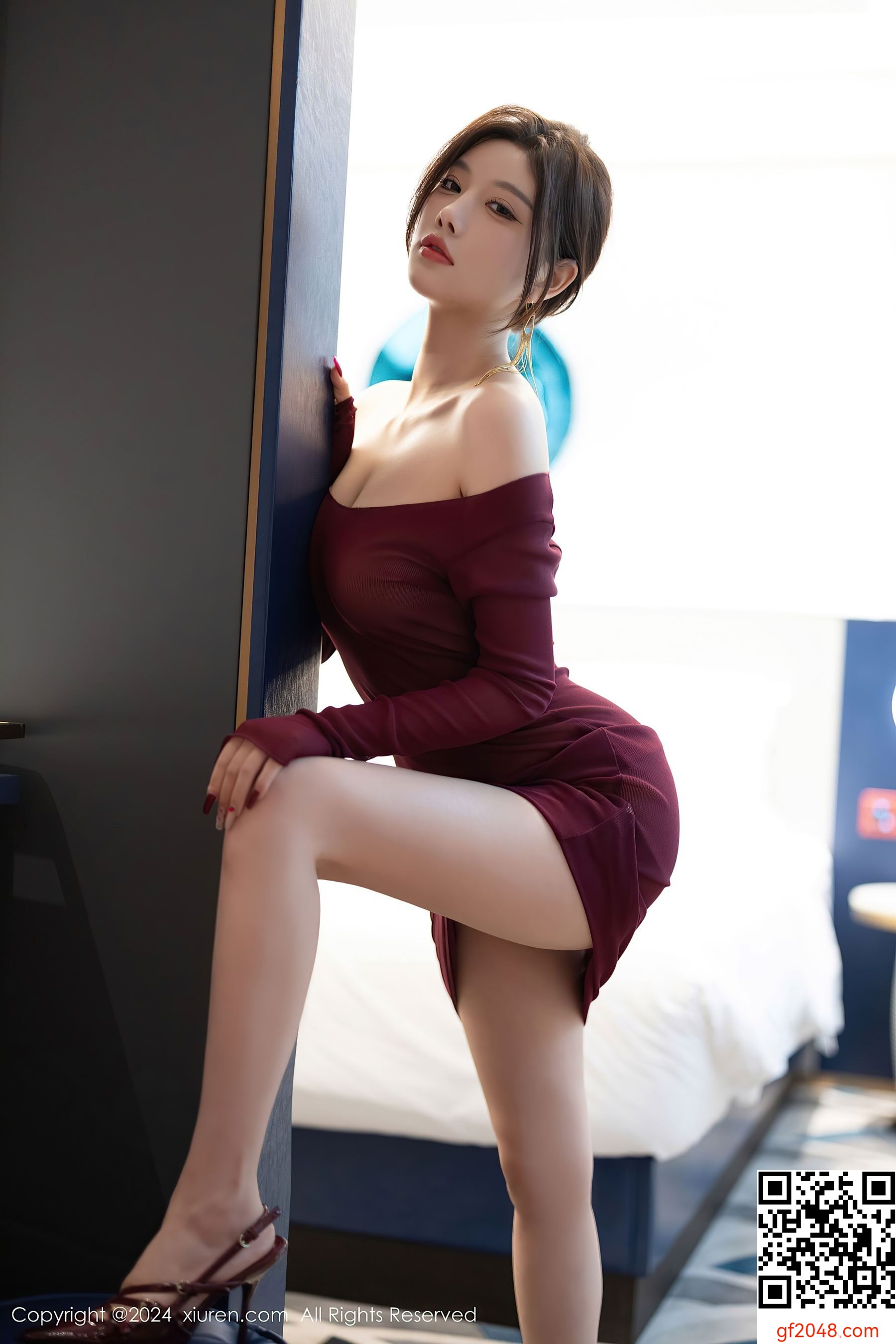 [XiuRen秀人网] No.9348 杨晨晨Yome 丝袜美腿