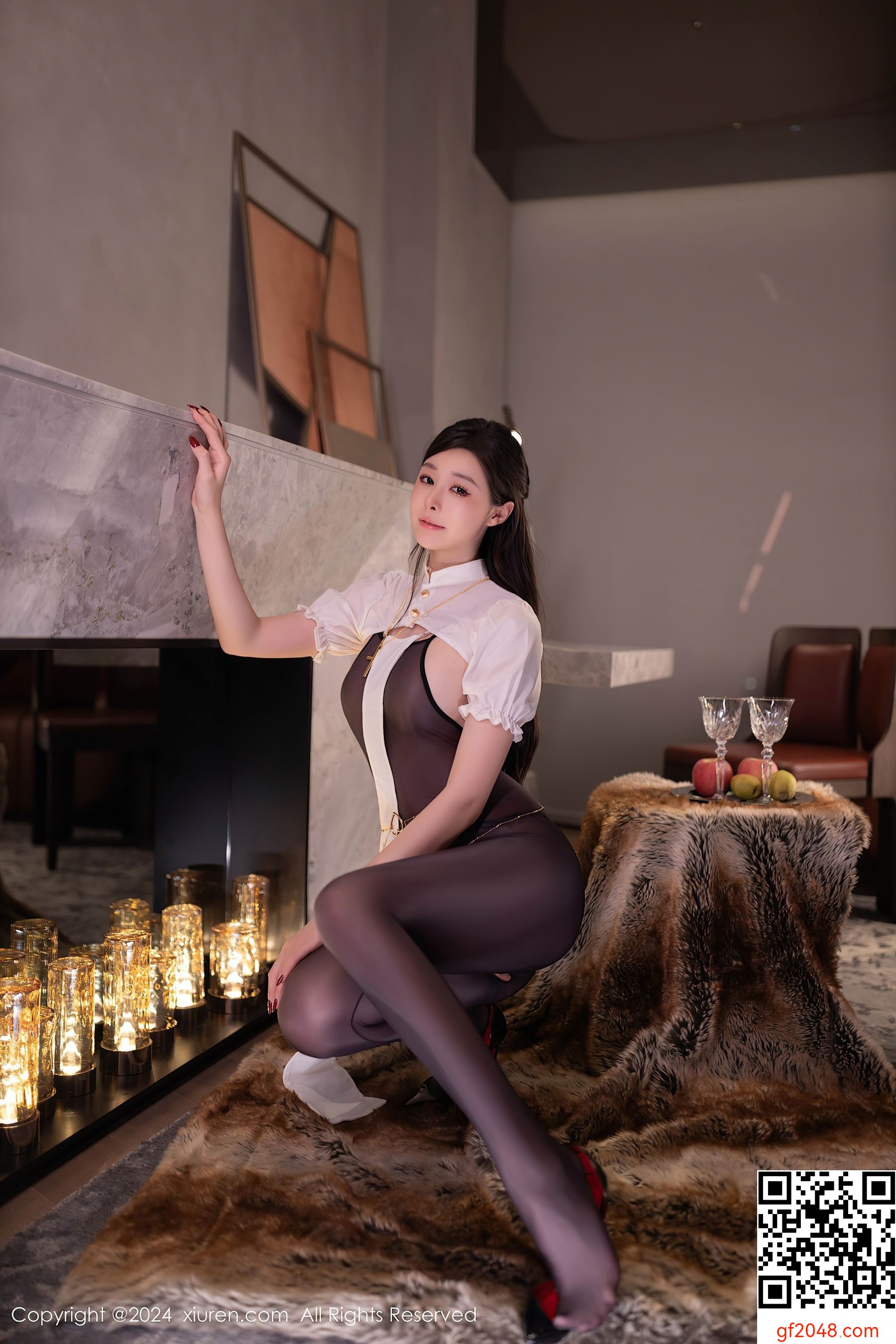 [XiuRen秀人网] No.9350 小逗逗 黑丝美腿