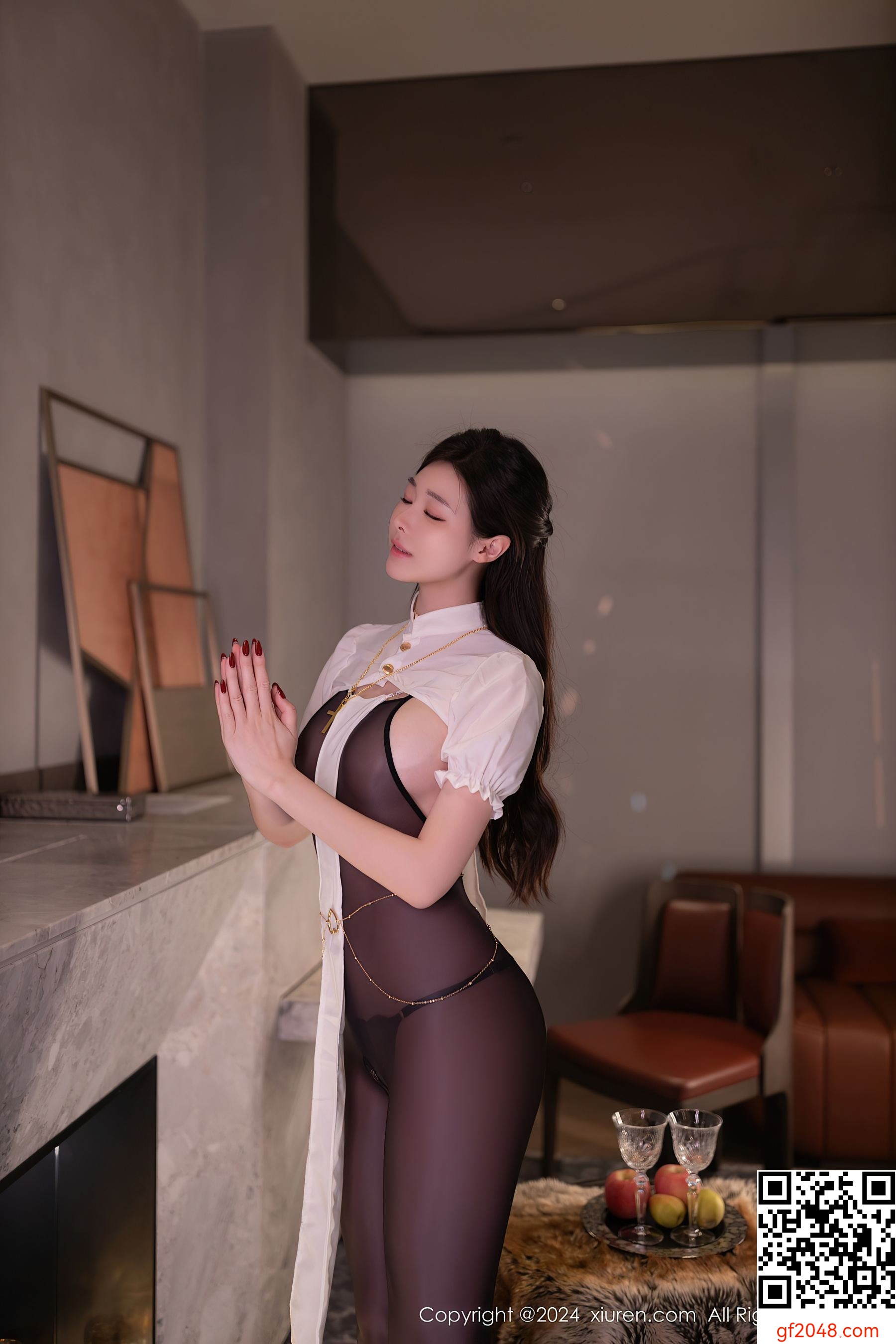 [XiuRen秀人网] No.9350 小逗逗 黑丝美腿
