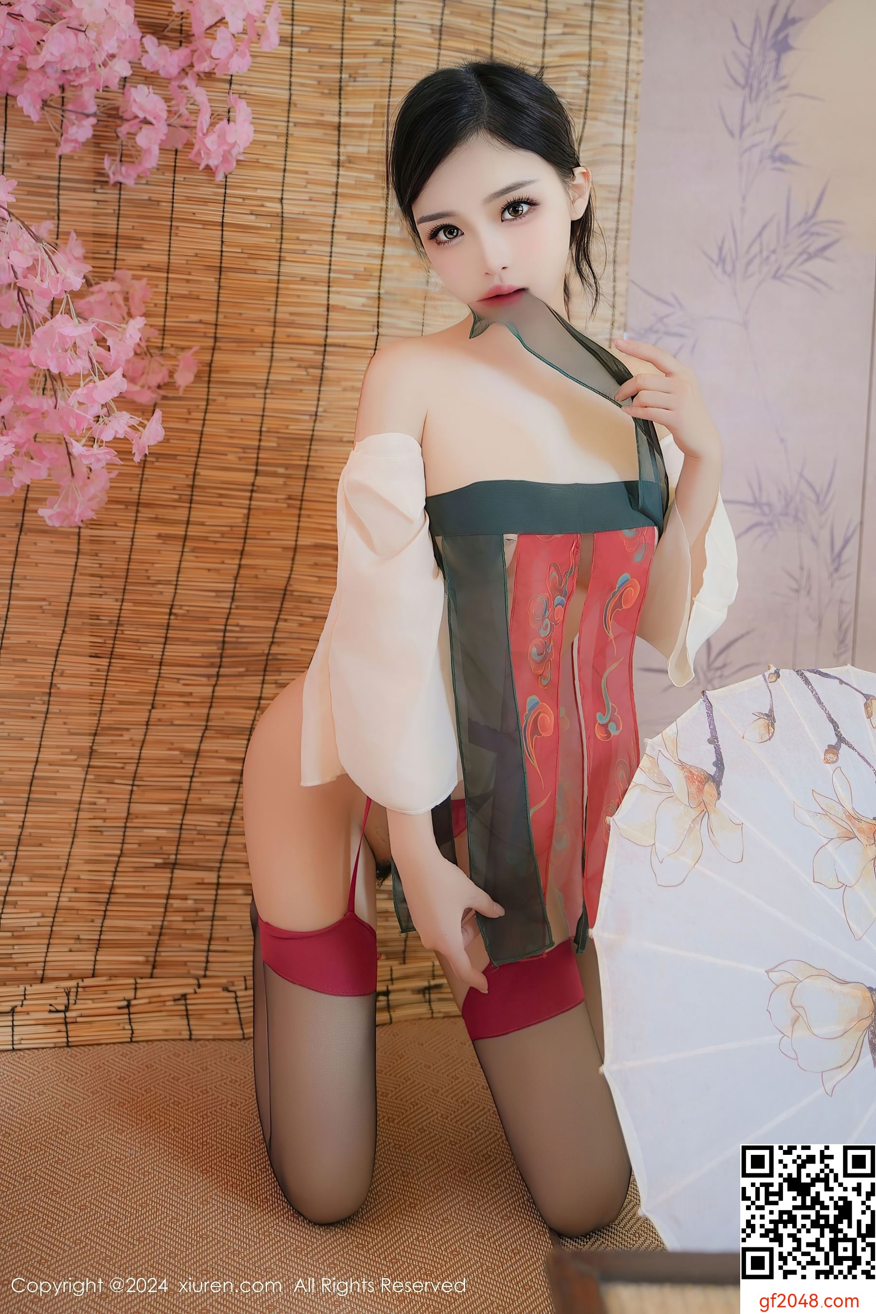 [XiuRen秀人网] No.9351 妙可可Cheese 黑丝美腿