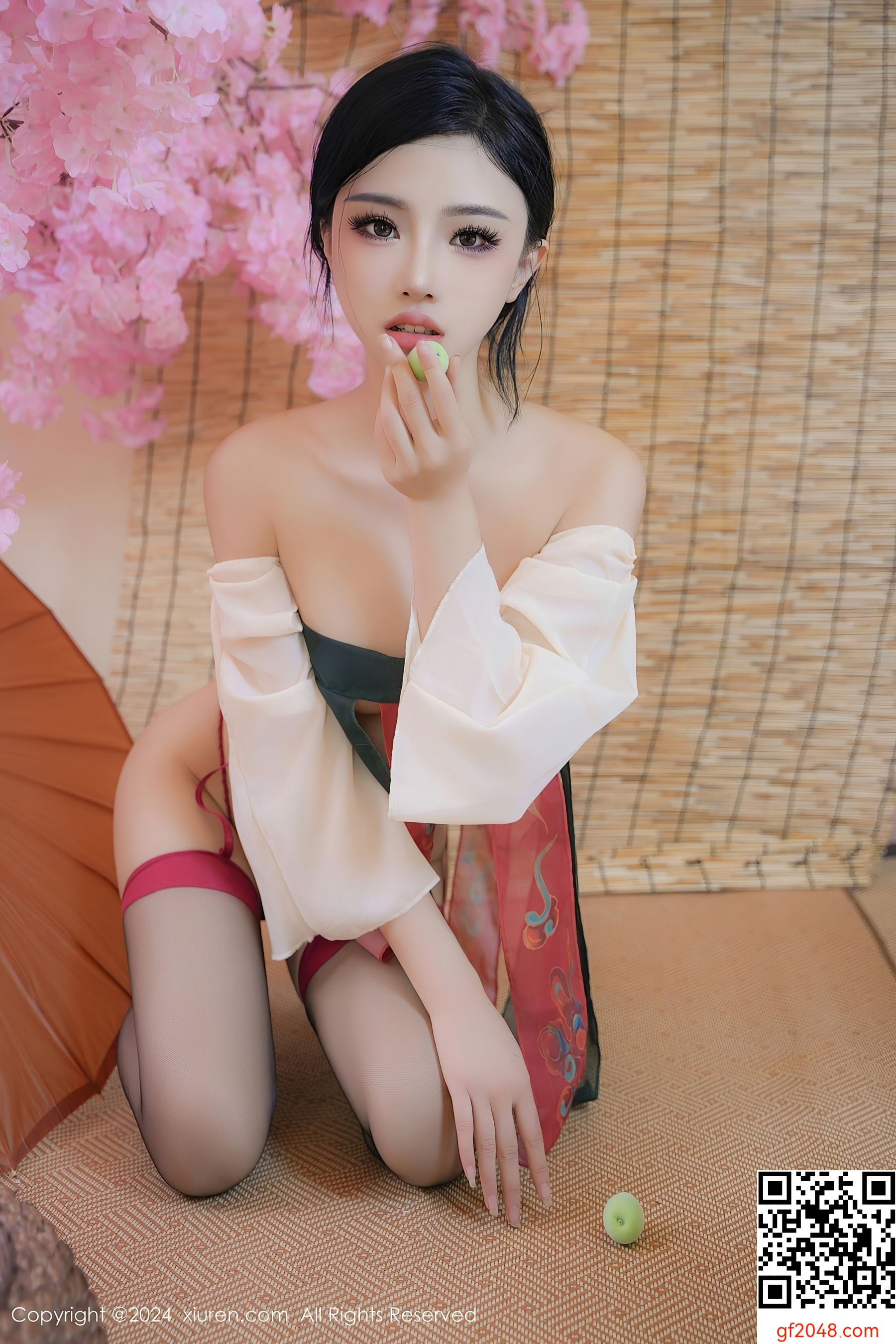 [XiuRen秀人网] No.9351 妙可可Cheese 黑丝美腿