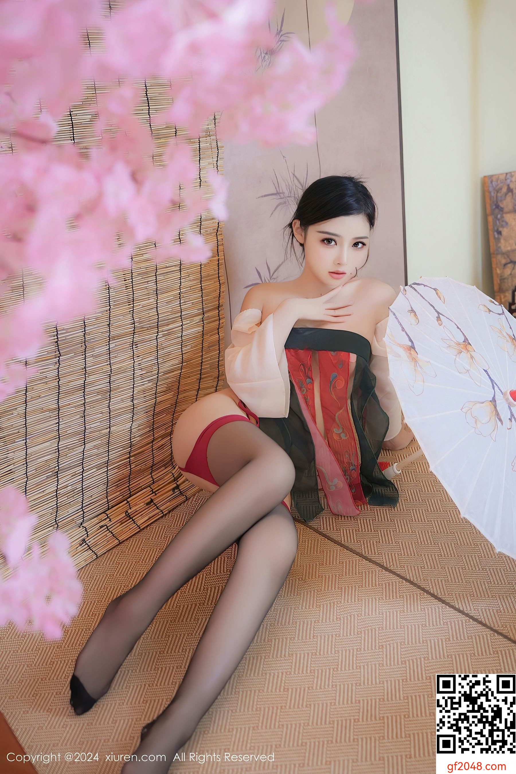 [XiuRen秀人网] No.9351 妙可可Cheese 黑丝美腿