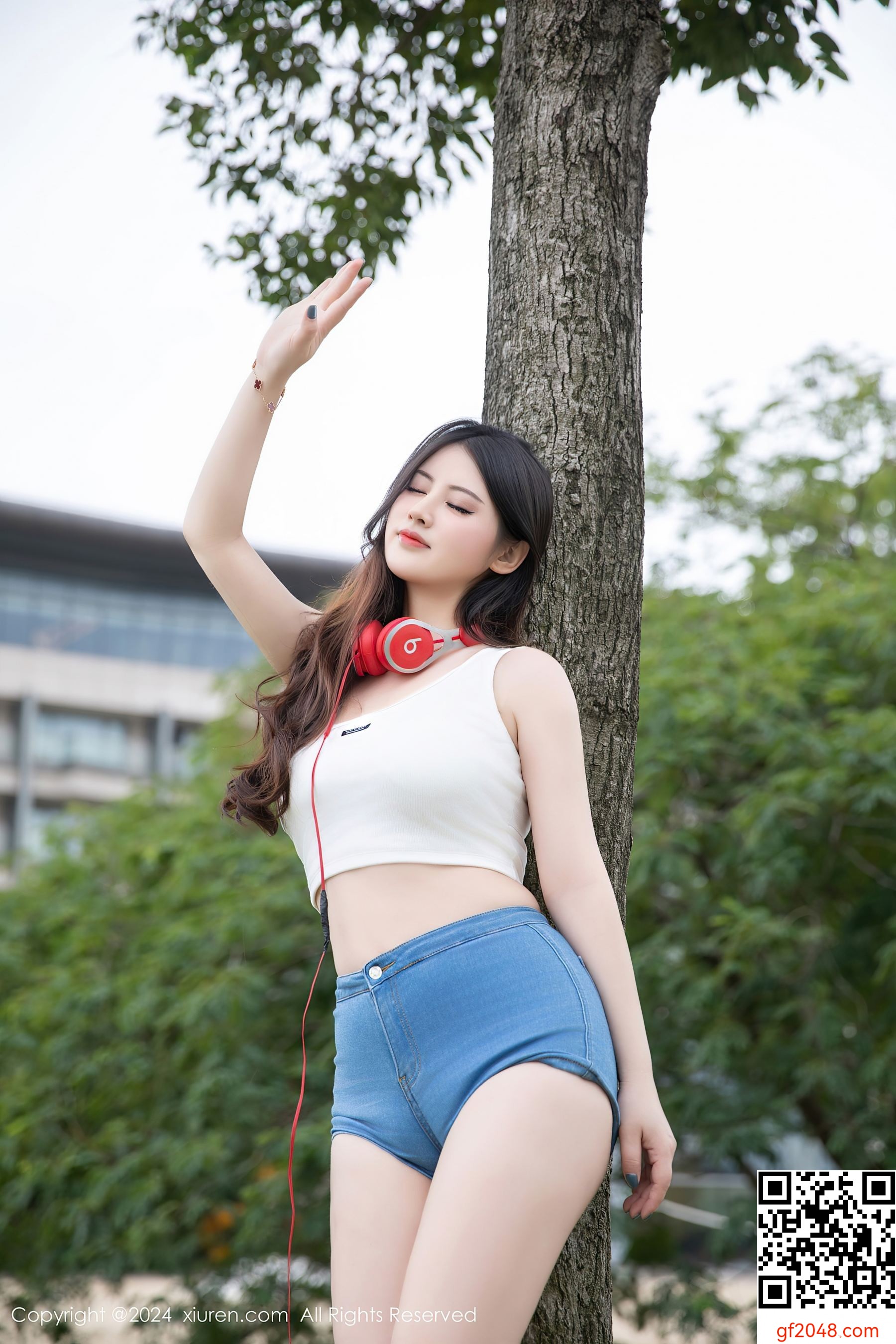 [XiuRen秀人网] No.9354 诗诗kiki 美臀性感