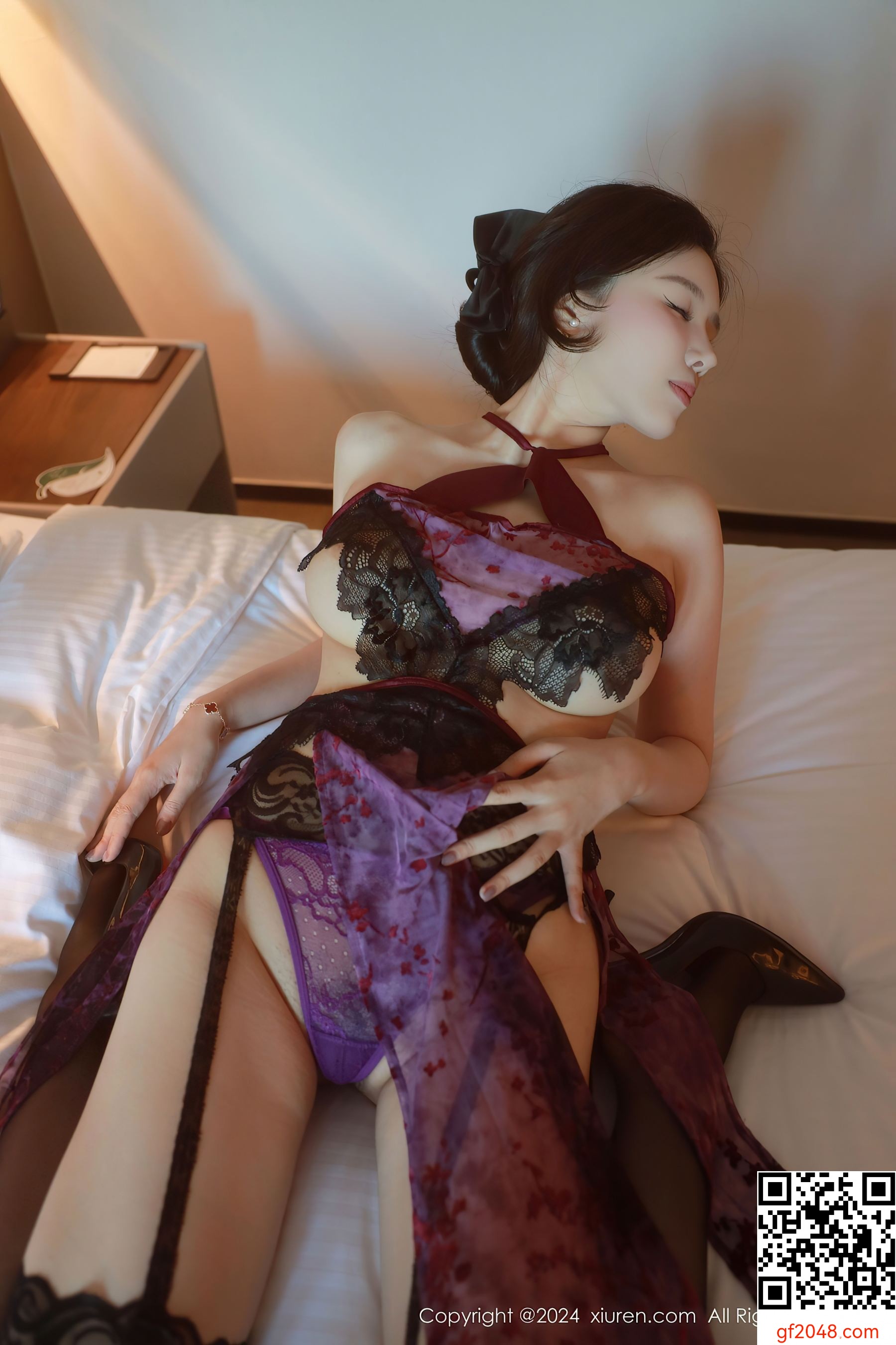 [XiuRen秀人网] No.9292 唐翩翩 美腿黑丝