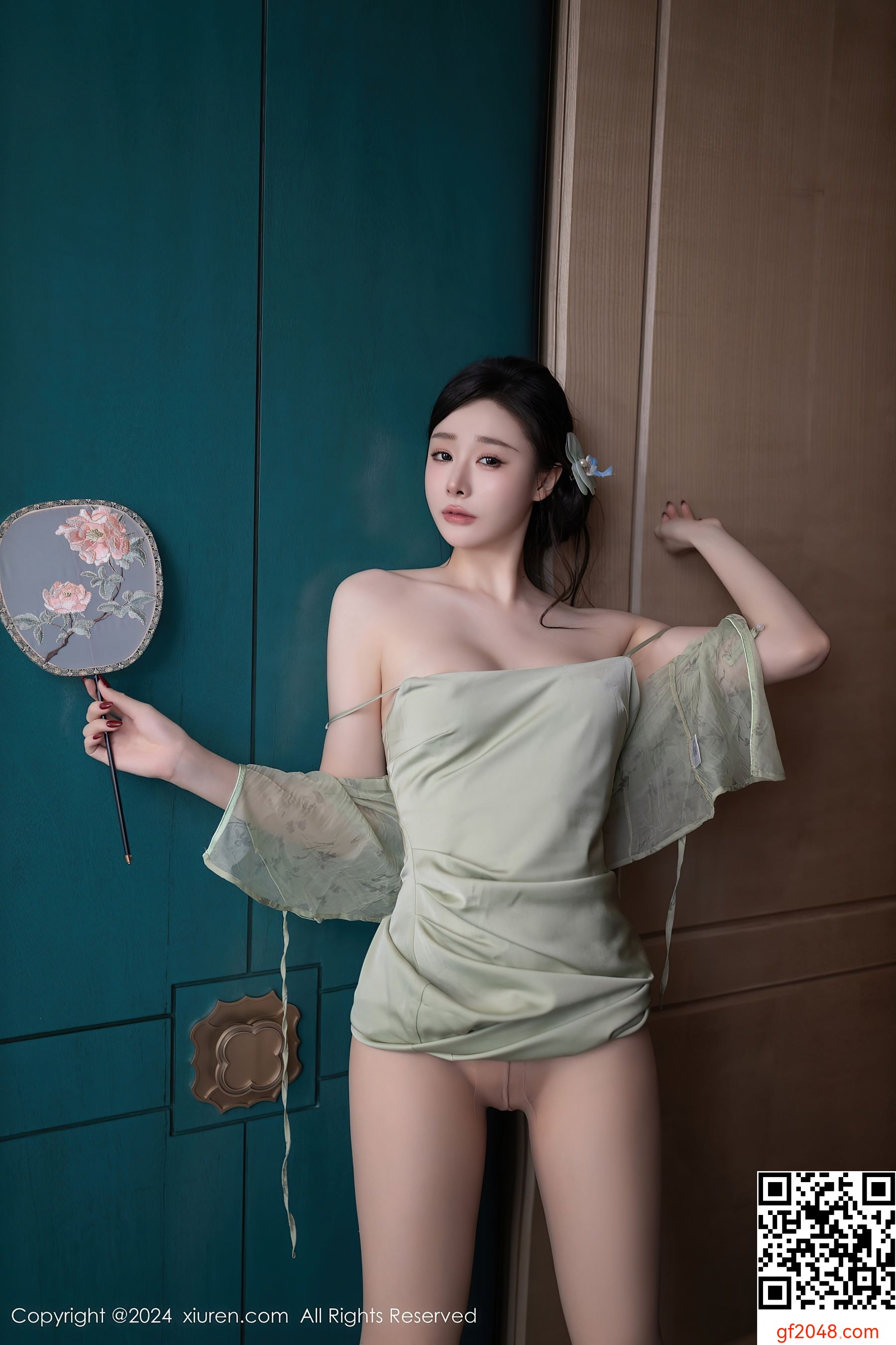 [XiuRen秀人网] No.9124 小逗逗 丝袜美腿