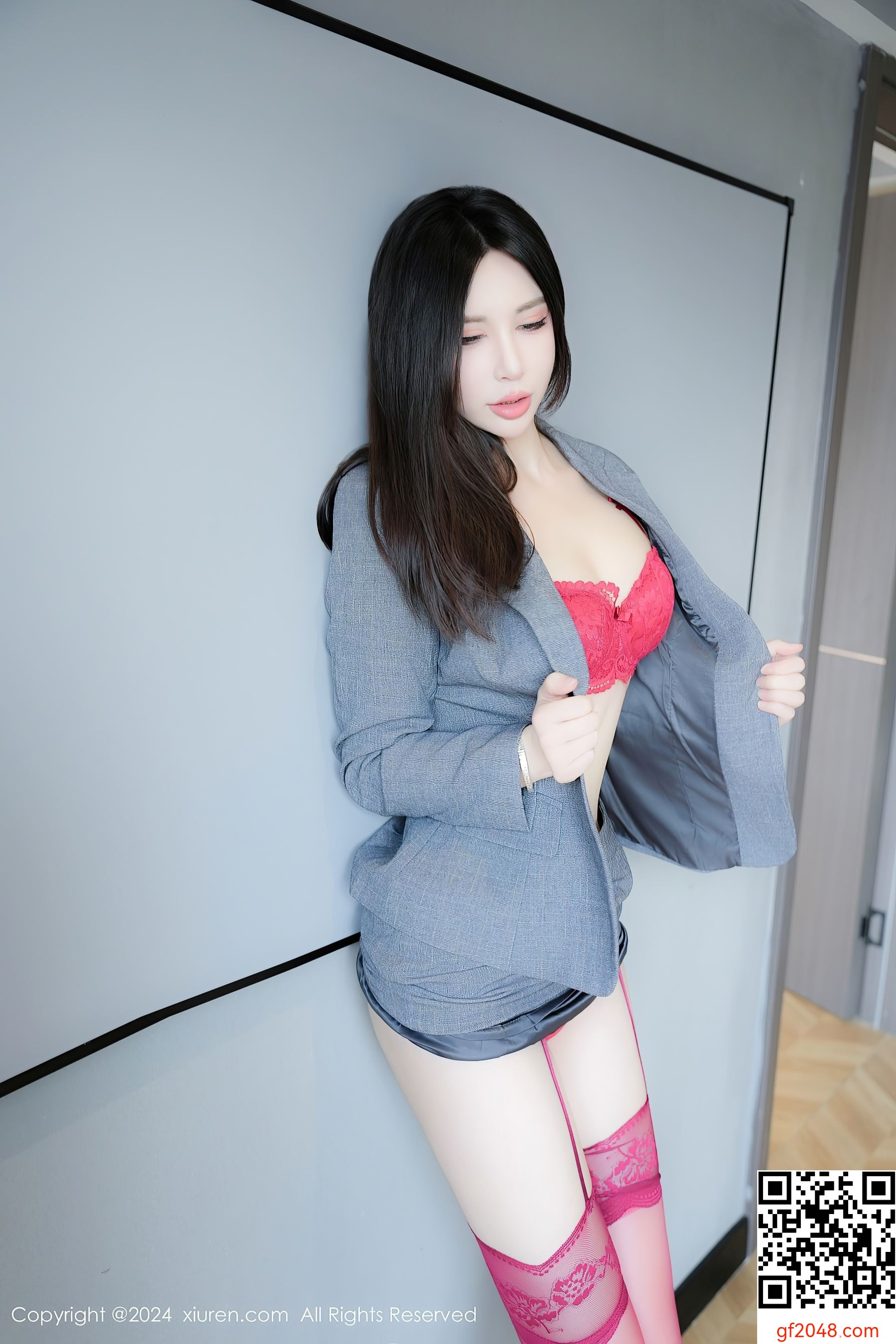 [XiuRen秀人网] No.8967 曼柔 丝袜美腿