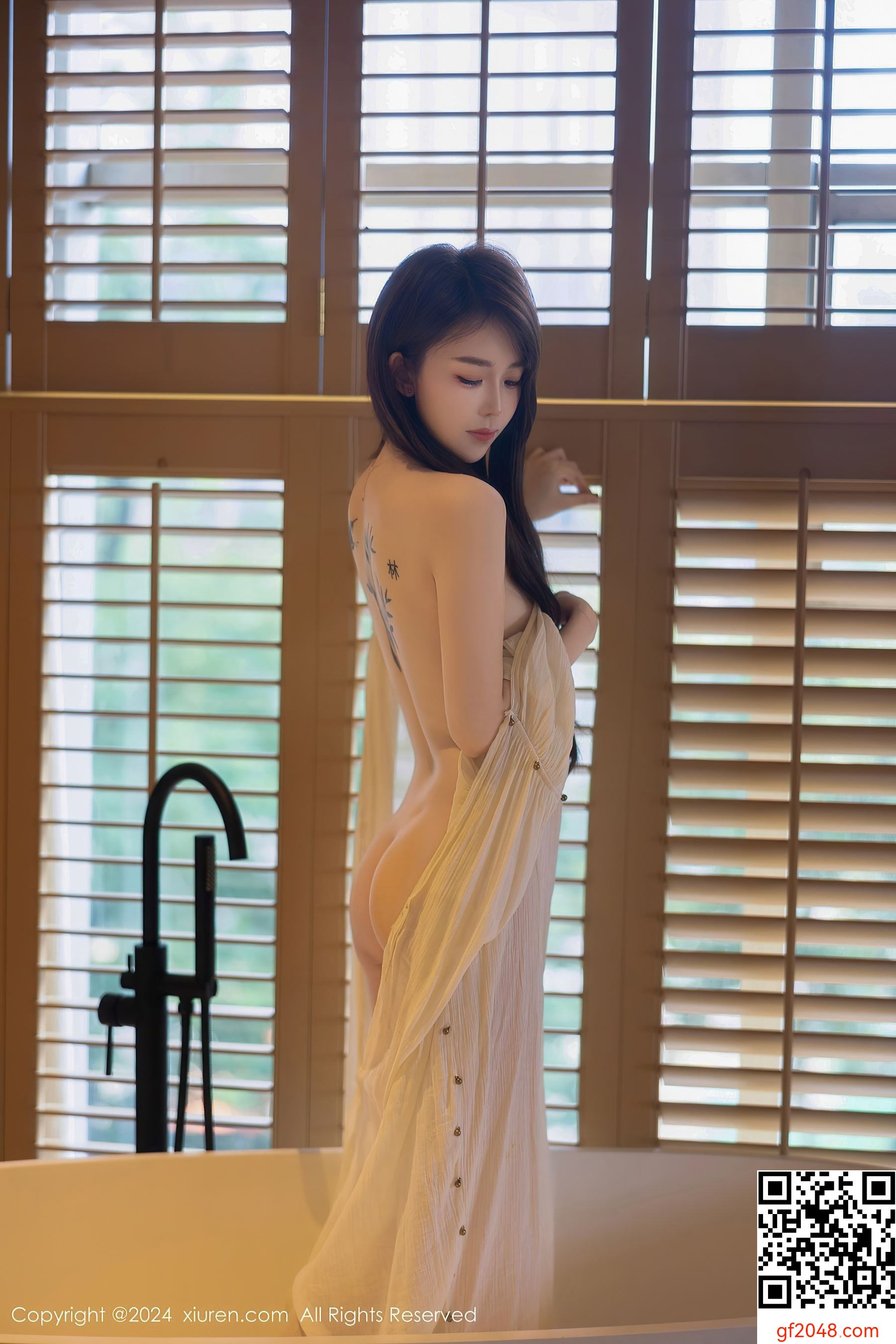 [XiuRen秀人网] No.8842 夏竹 性感美腿