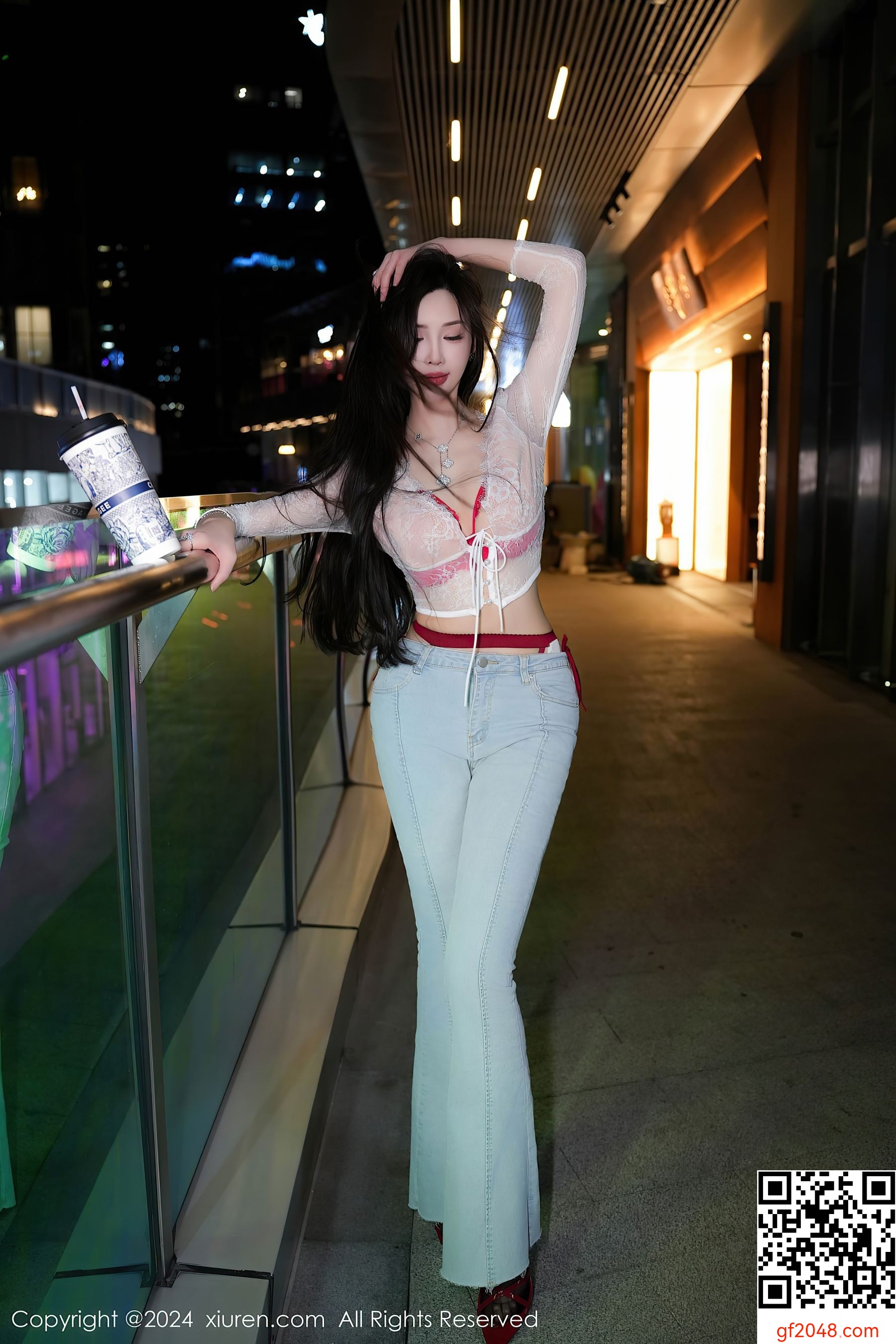 [XiuRen秀人网] No.8846 Carol周妍希X 牛仔裤美腿