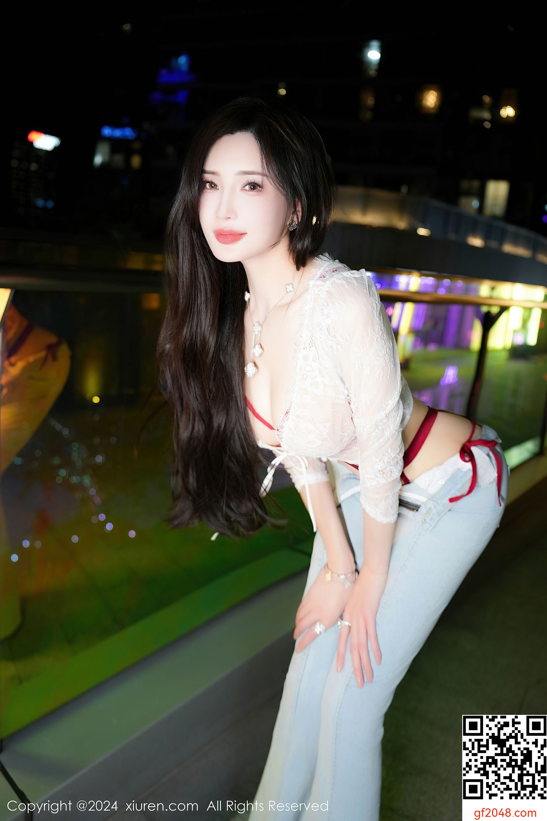 [XiuRen秀人网] No.8846 Carol周妍希X 牛仔裤美腿