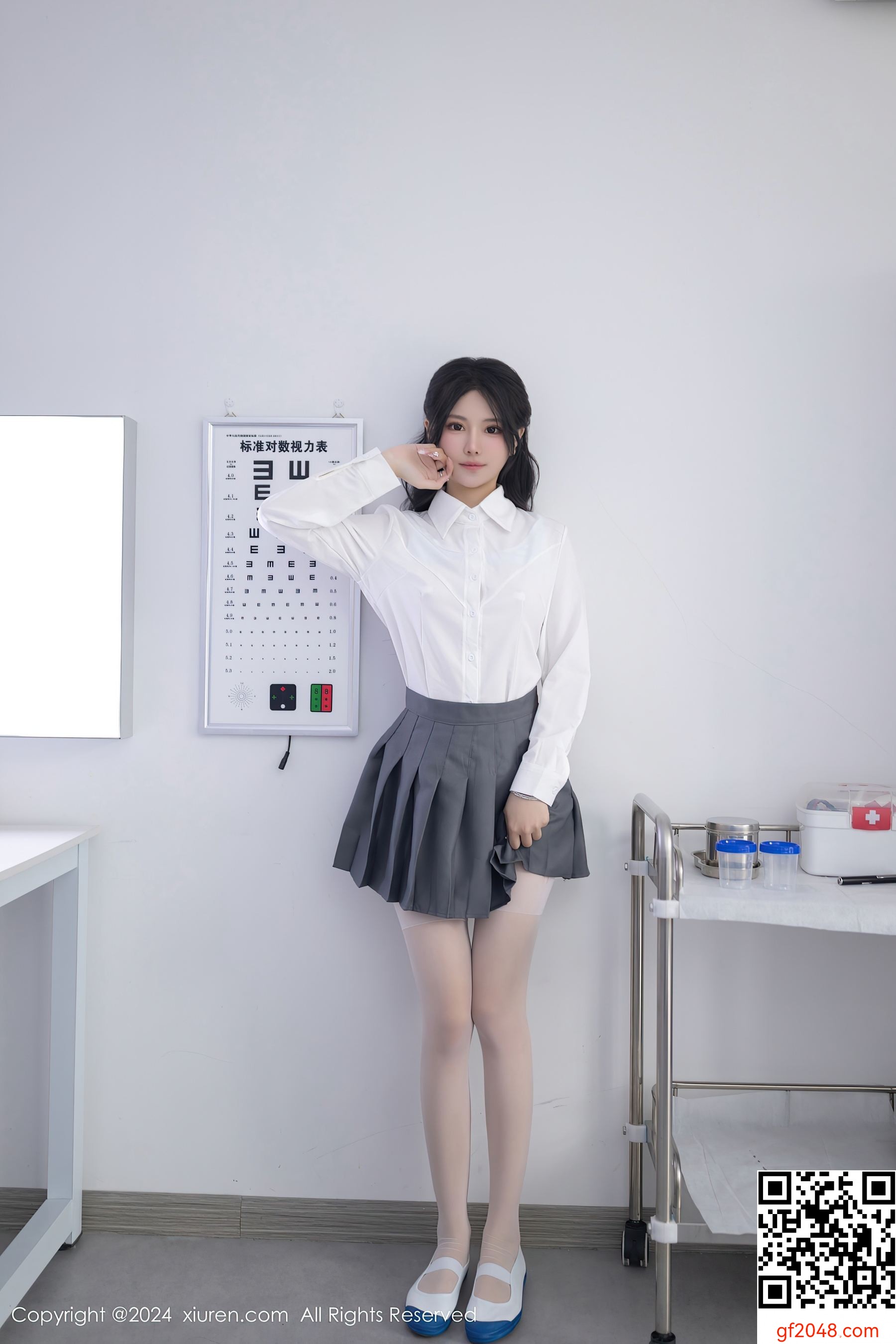 [XiuRen秀人网] No.8852 幼幼 丝袜美腿